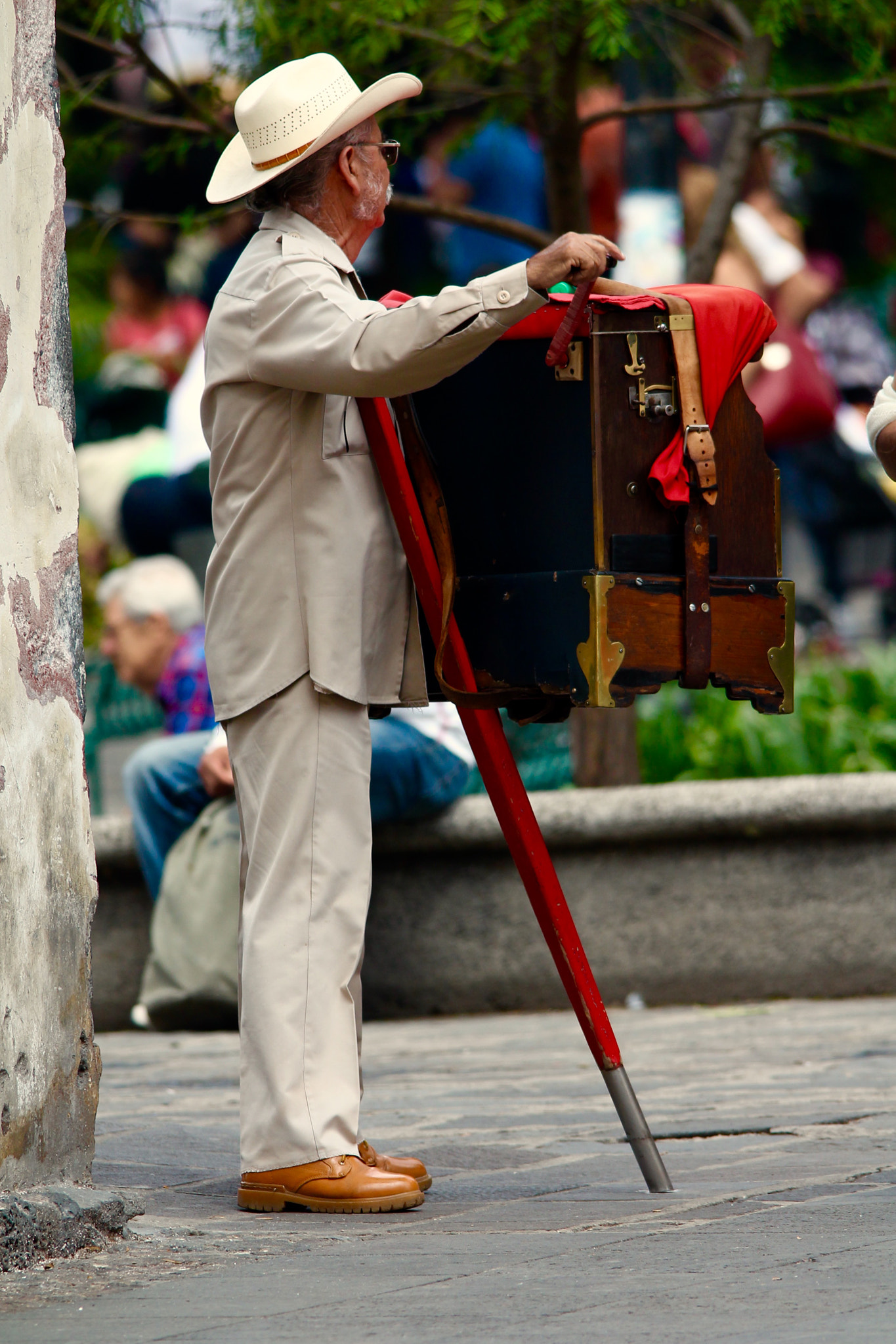 Canon 150-500mm sample photo. Playing by the streets photography