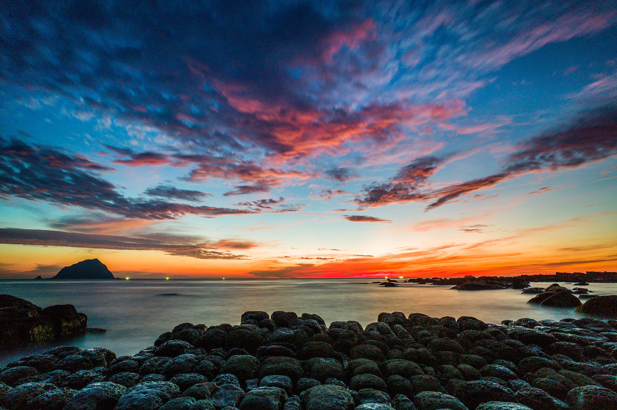 Leica M9 + Leica Super-Elmar-M 21mm F3.4 ASPH sample photo. Skyfire flowing clouds photography