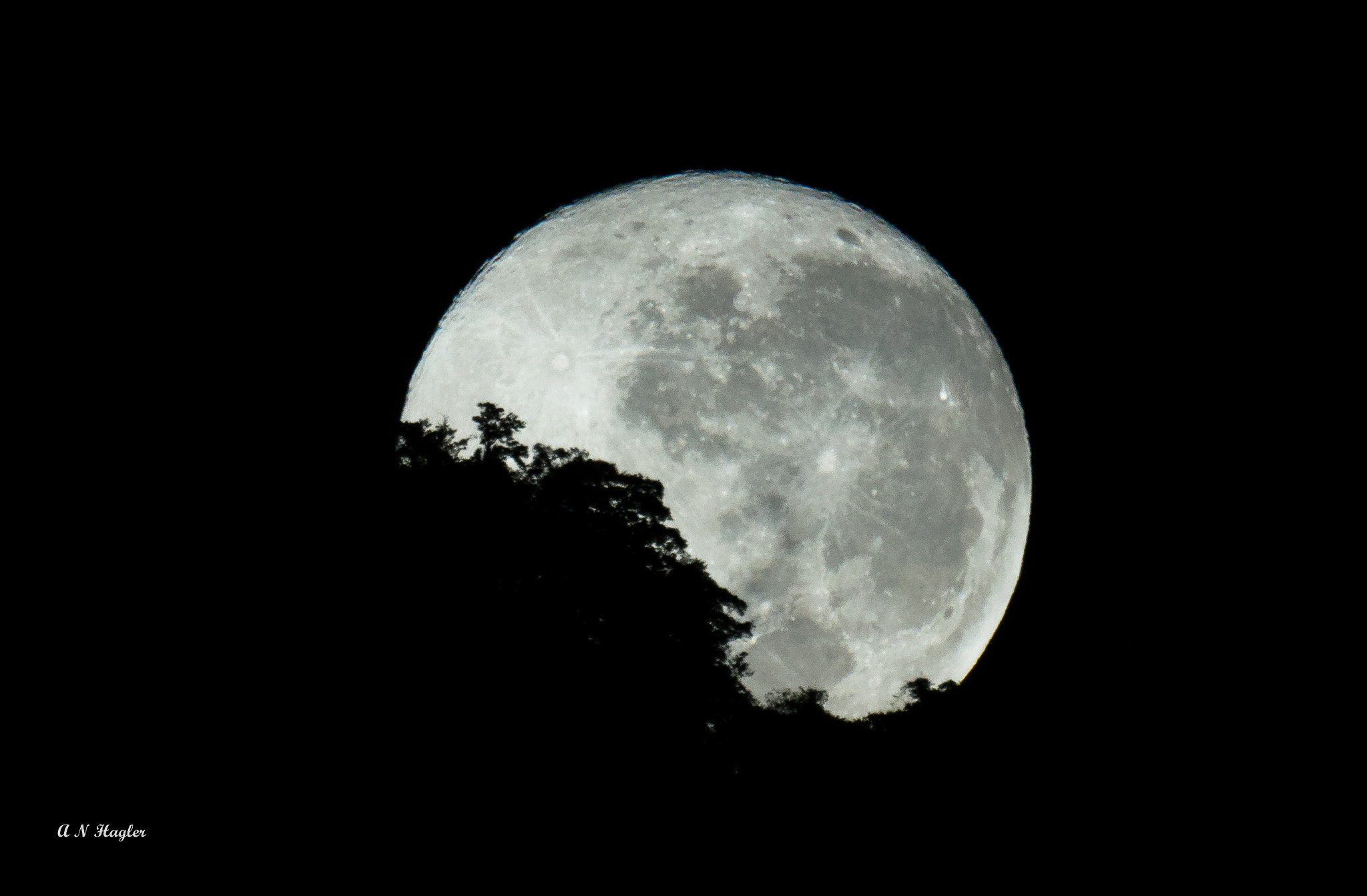 Sony SLT-A77 + Sony 500mm F8 Reflex sample photo. Moonset on pedra da gavea photography