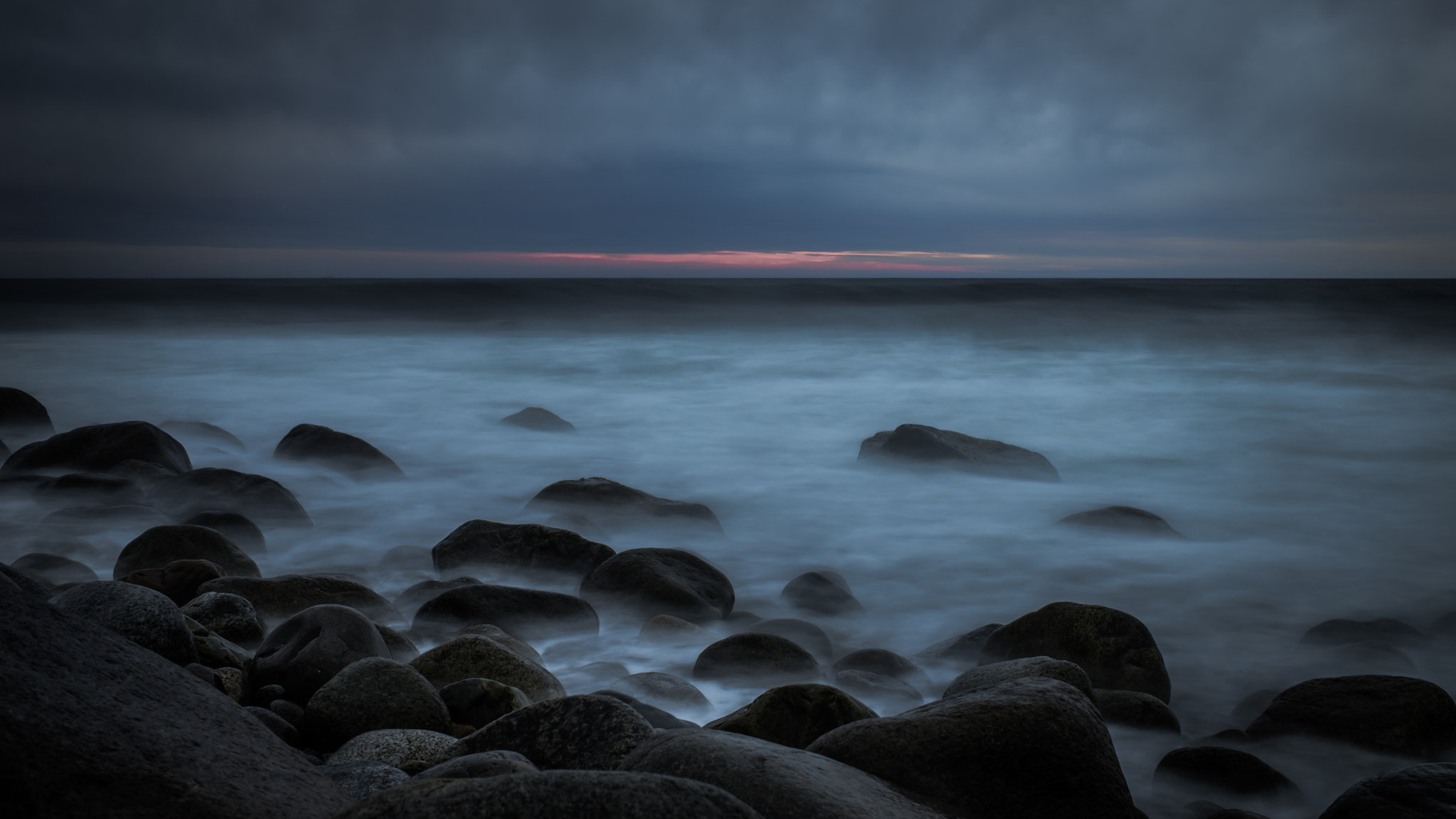 Nikon D600 + Nikon AF-S Nikkor 35mm F1.4G sample photo. Rocky beach ii photography