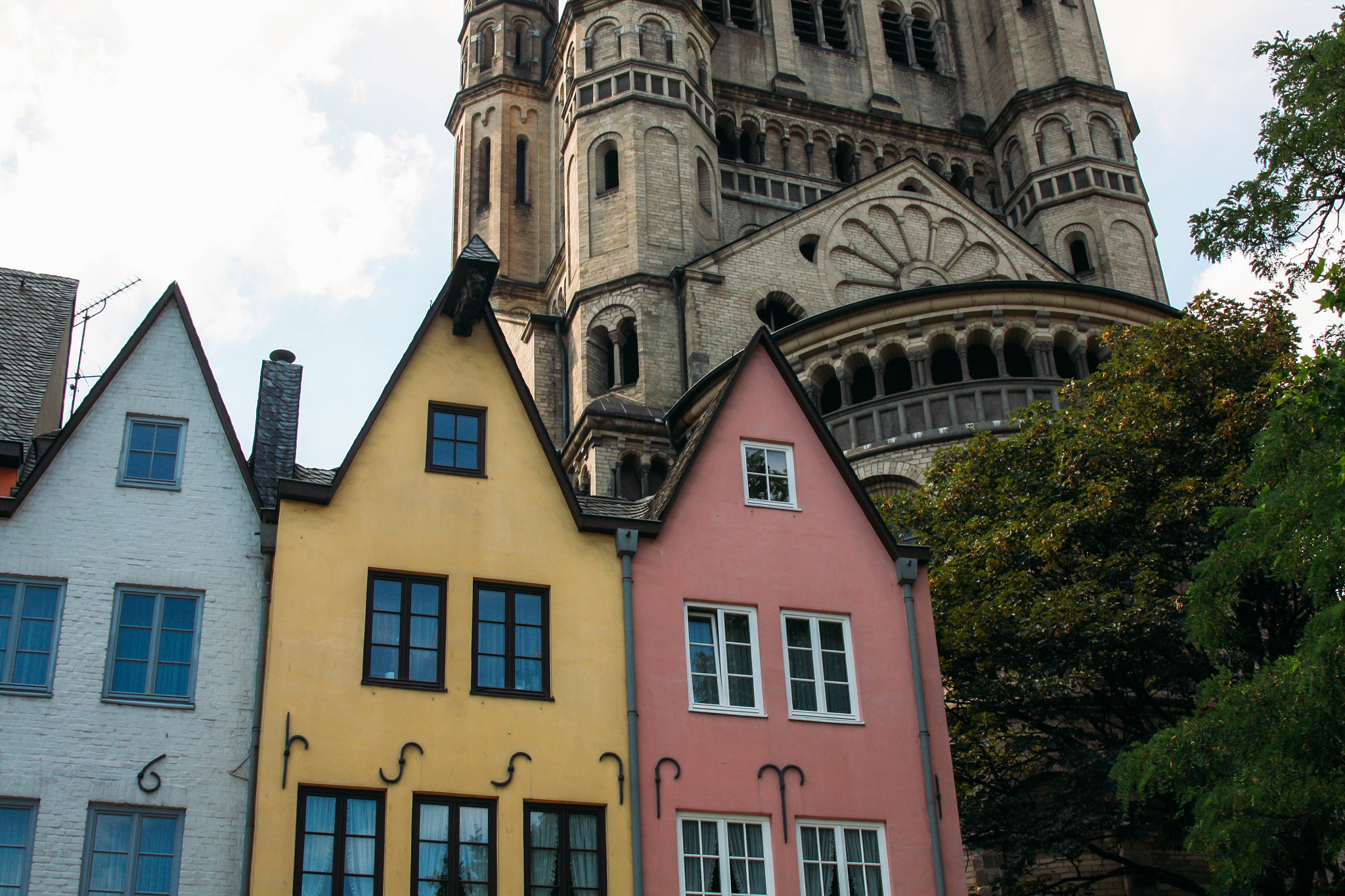 Canon EF 28-105mm f/3.5-4.5 USM sample photo. Fischmarkt photography
