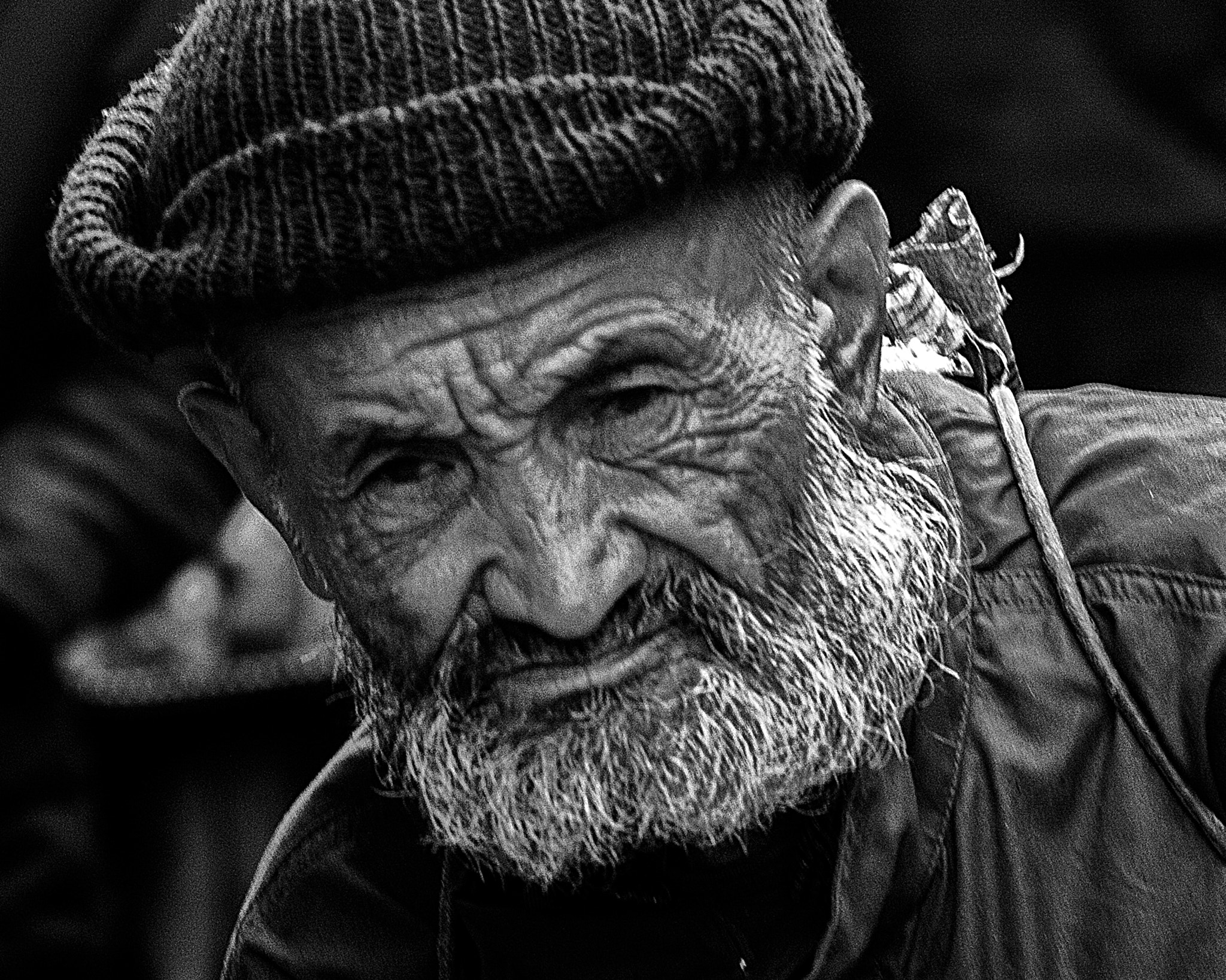 Canon EOS 40D + Canon EF 85mm F1.8 USM sample photo. Homeless photography