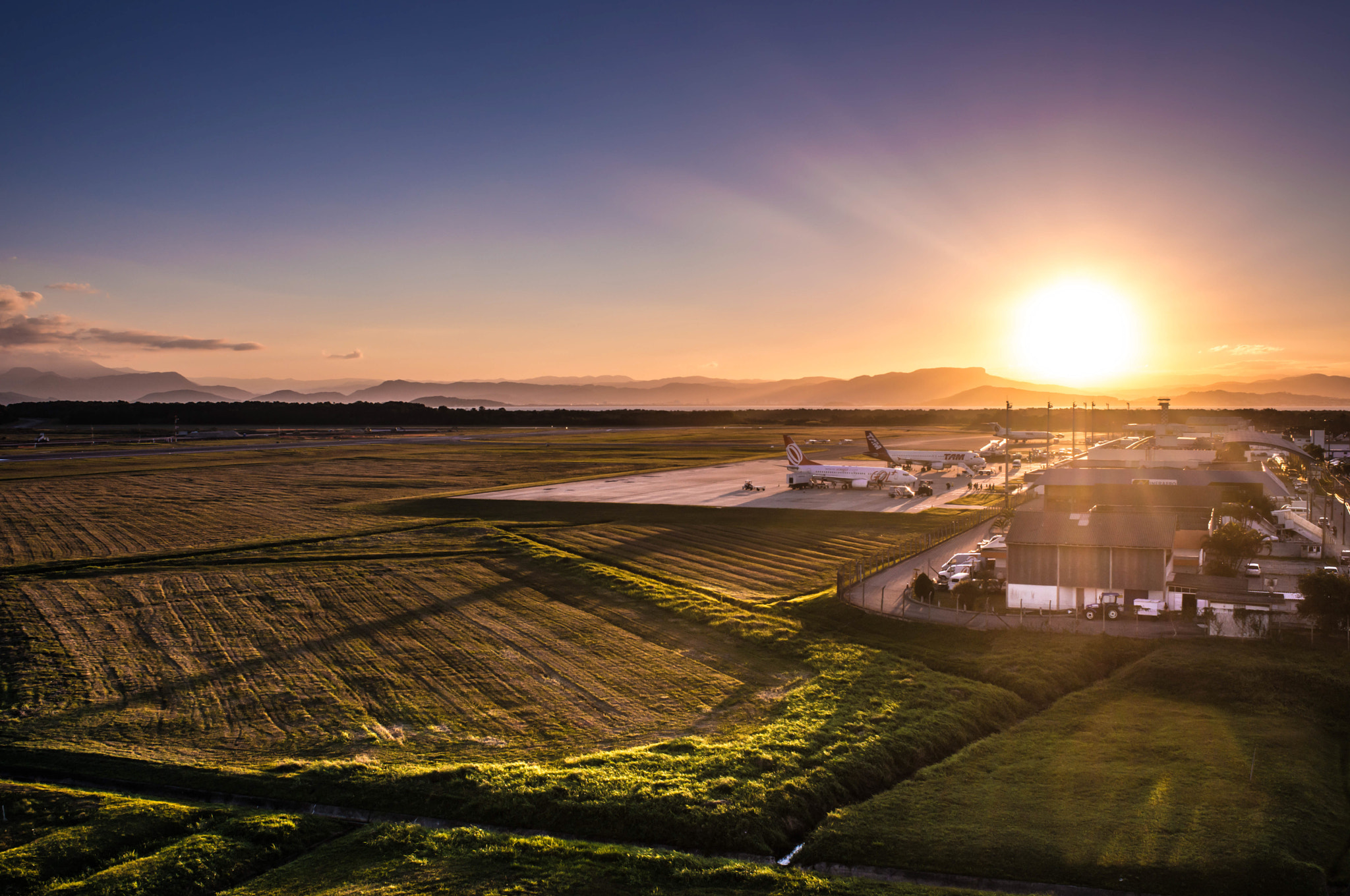 Nikon D800 + Nikon AF Nikkor 28mm F2.8D sample photo. Hercílio luz airport, florianópolis... photography