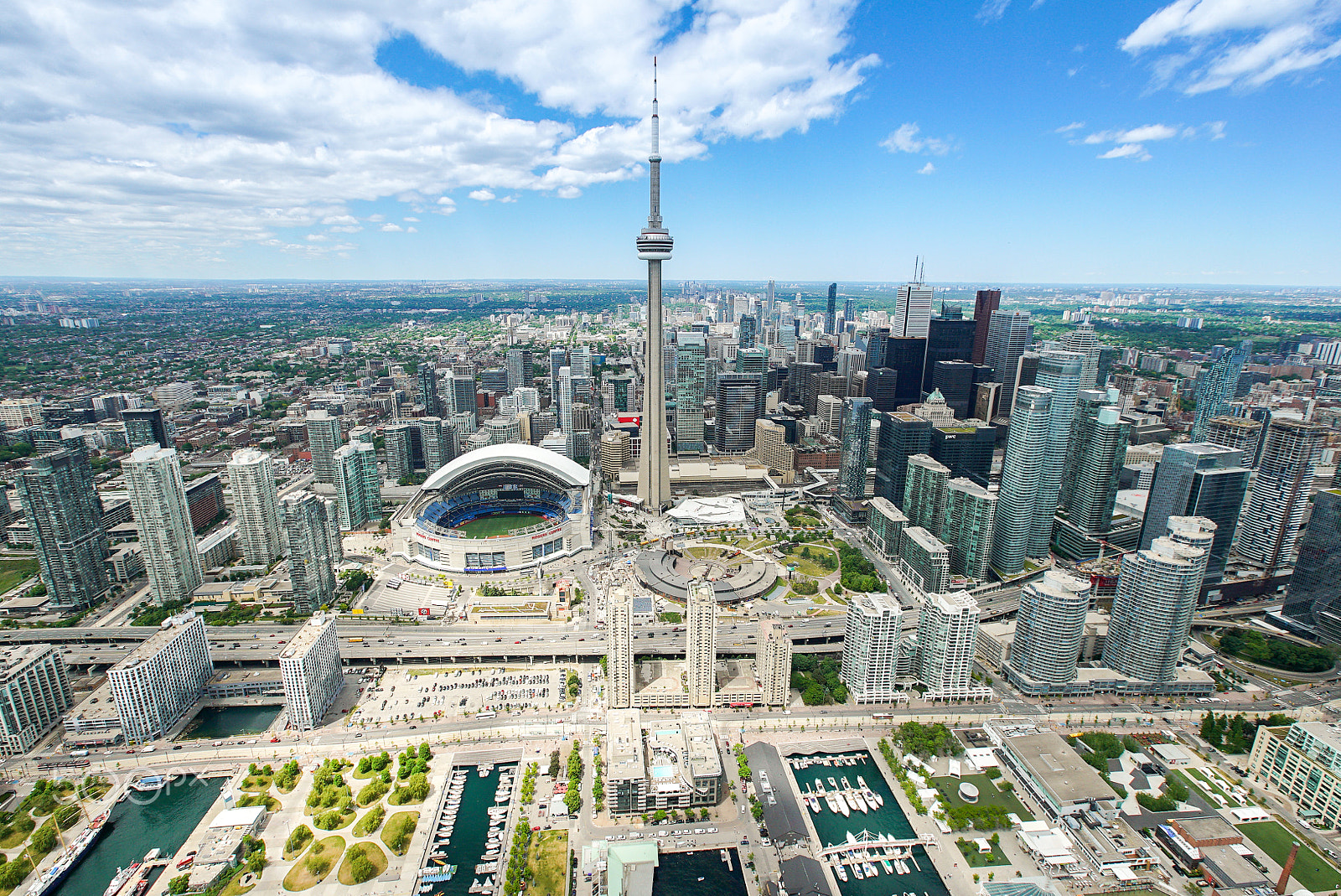 16-35mm F2.8 G SSM II sample photo. The south of toronto photography