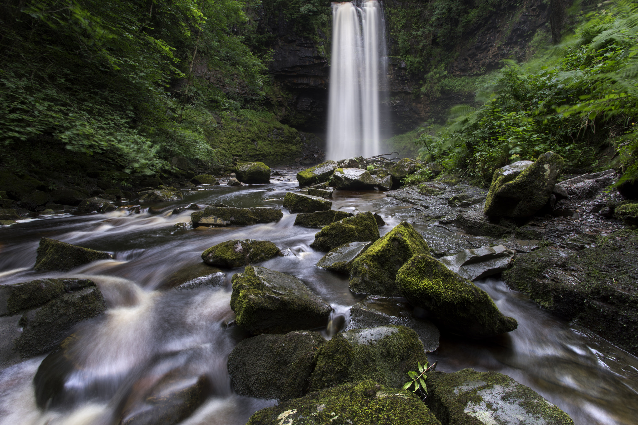 Sony a7 II + Canon EF 17-40mm F4L USM sample photo. Henrhyd falls photography