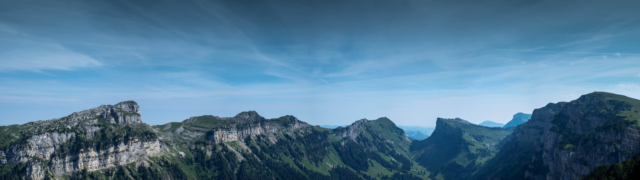 Sony FE 28-70mm F3.5-5.6 OSS sample photo. Niederhorn berg panorama photography