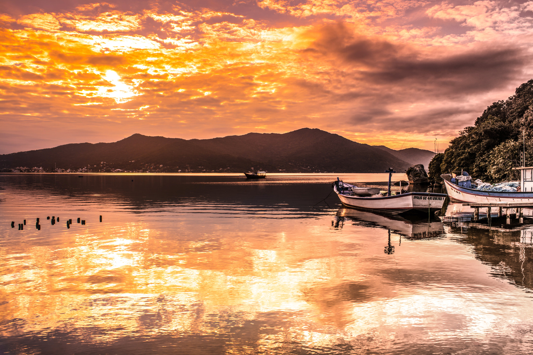 Nikon D800 + Nikon AF Nikkor 28mm F2.8D sample photo. Lagoa da conceição... photography