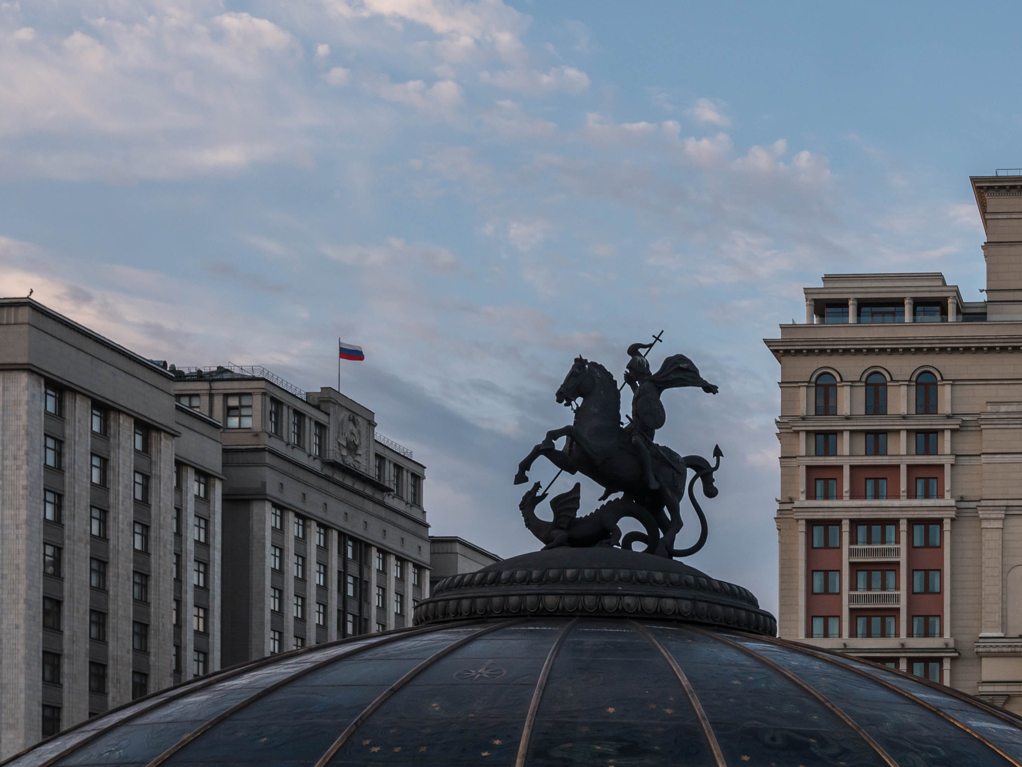 Panasonic Lumix DMC-GH4 + Olympus M.Zuiko Digital 25mm F1.8 sample photo. Saint george and the dragon photography