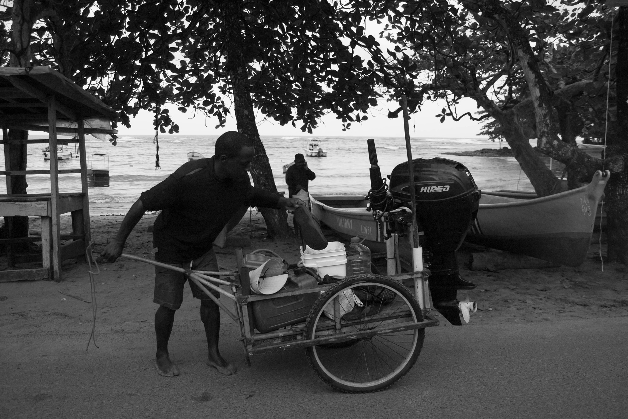 Tamron SP AF 17-50mm F2.8 XR Di II LD Aspherical (IF) sample photo. En las calles de puerto viejo. photography