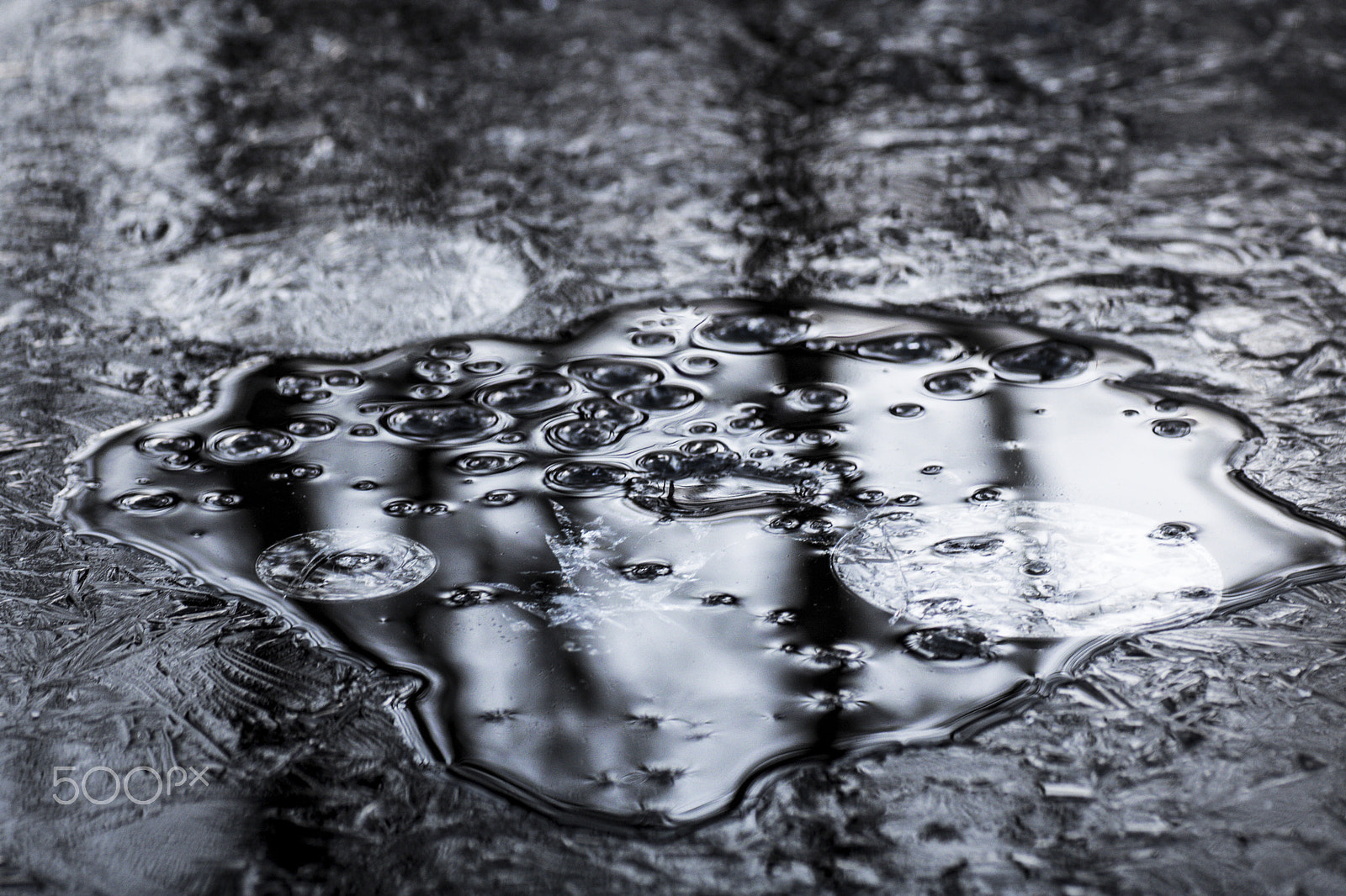 Tamron SP AF 90mm F2.8 Di Macro sample photo. Oily winter water photography