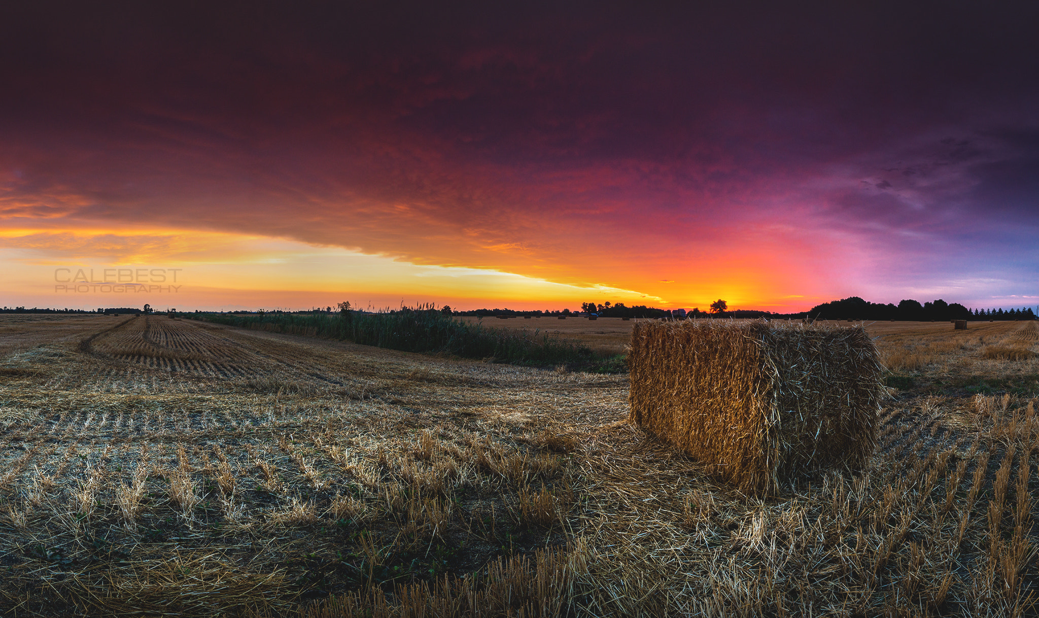 Sony SLT-A77 + Sigma AF 10-20mm F4-5.6 EX DC sample photo. Hay at sunrise - panorama photography