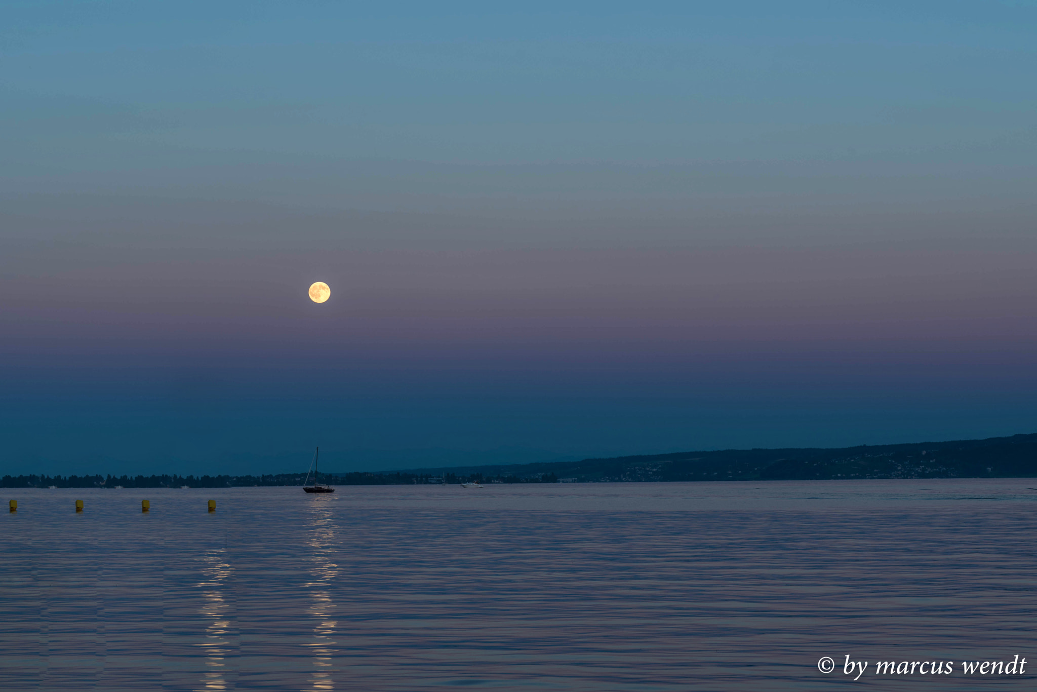 AF Zoom-Nikkor 80-200mm f/2.8 ED sample photo. Evening on a lake 08.jpg photography