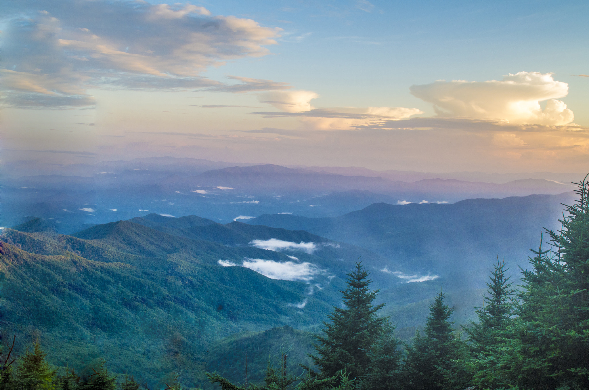 Tamron AF 18-200mm F3.5-6.3 XR Di II LD Aspherical (IF) Macro sample photo. Sunset over mountains photography