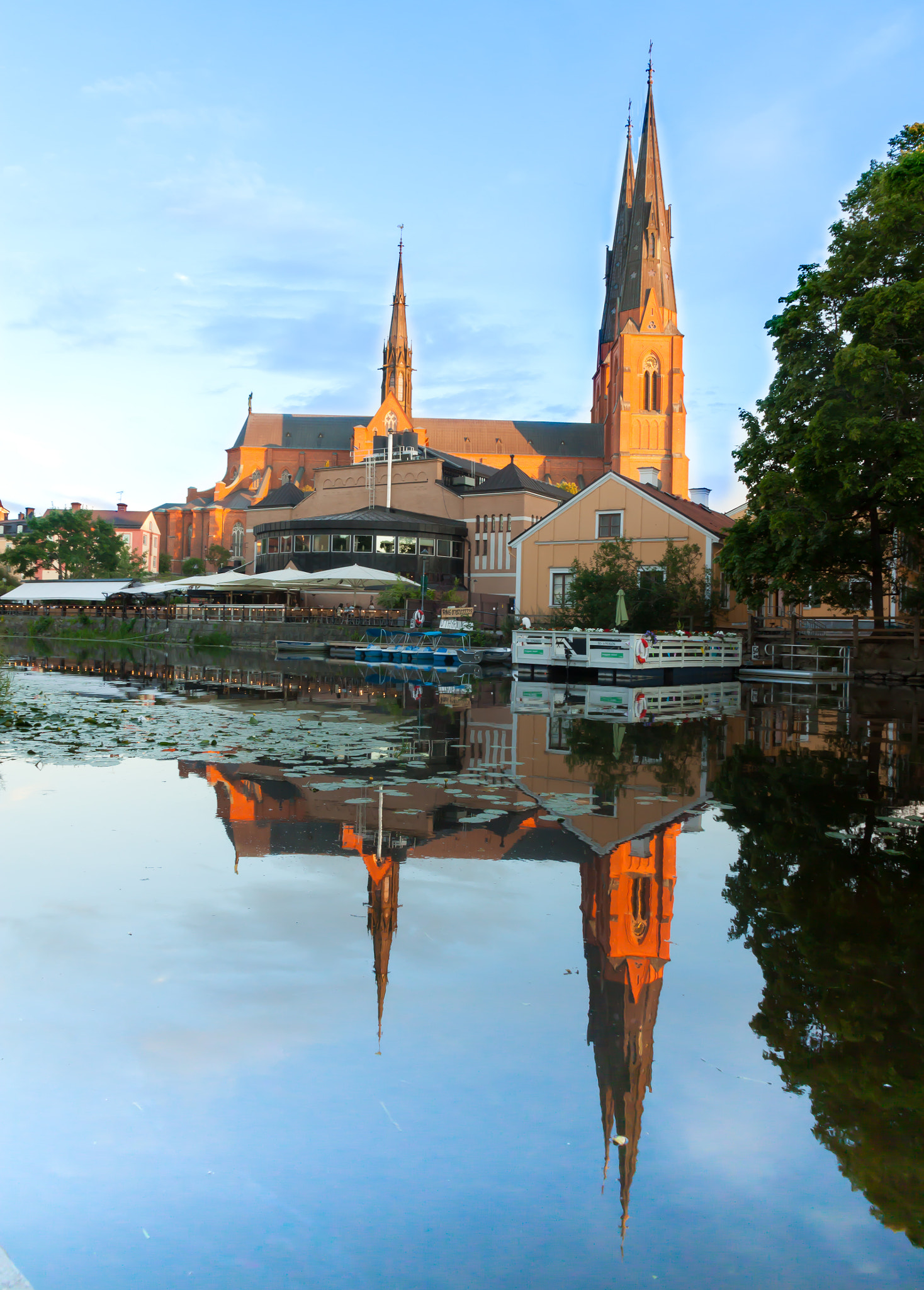 Canon EOS 50D + Canon EF-S 15-85mm F3.5-5.6 IS USM sample photo. Uppsala domkyrka: the tallest nordic cathedral photography