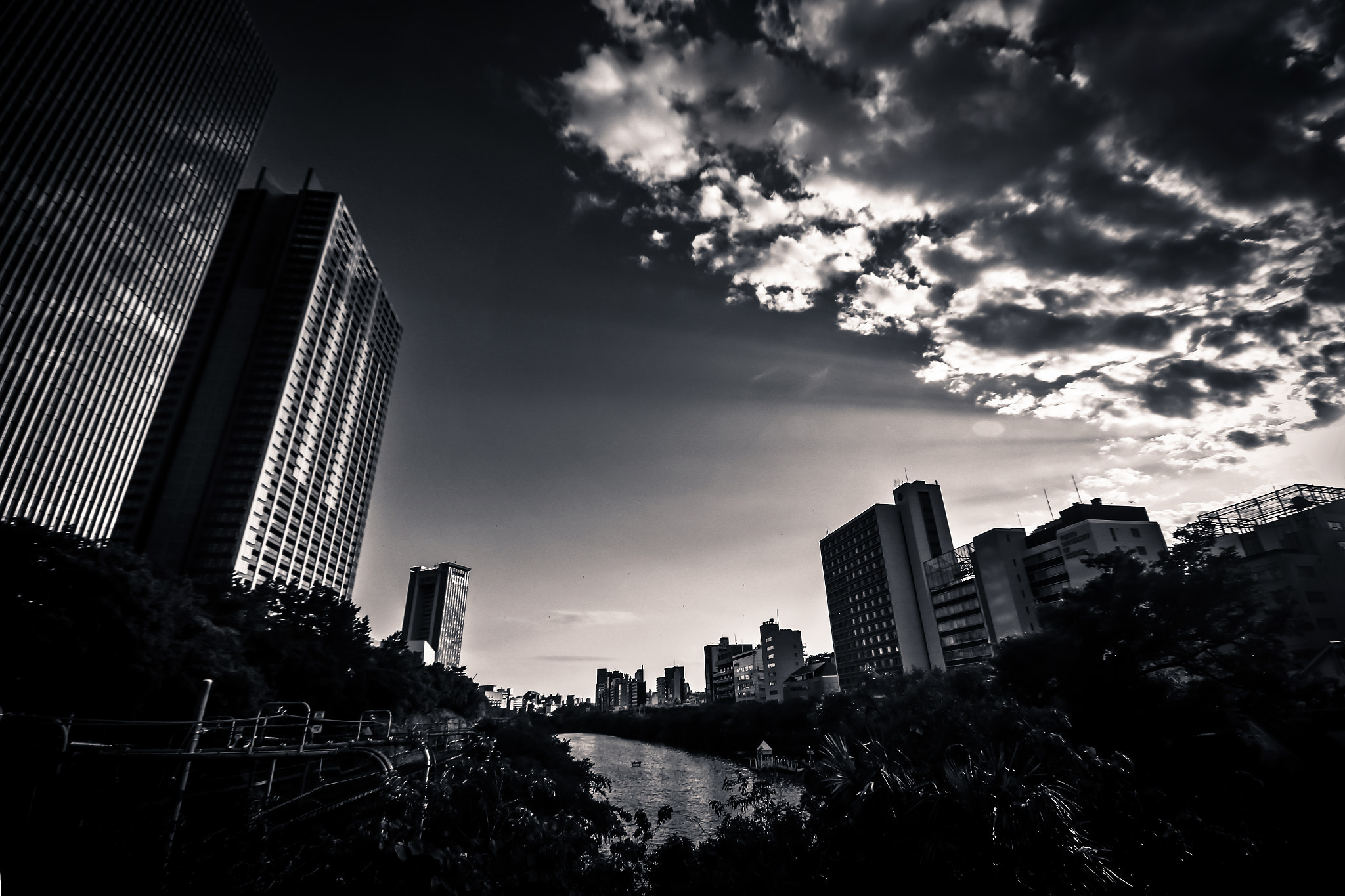 Canon EOS 6D + Sigma 10-20mm F4-5.6 EX DC HSM sample photo. Iidabashi photography