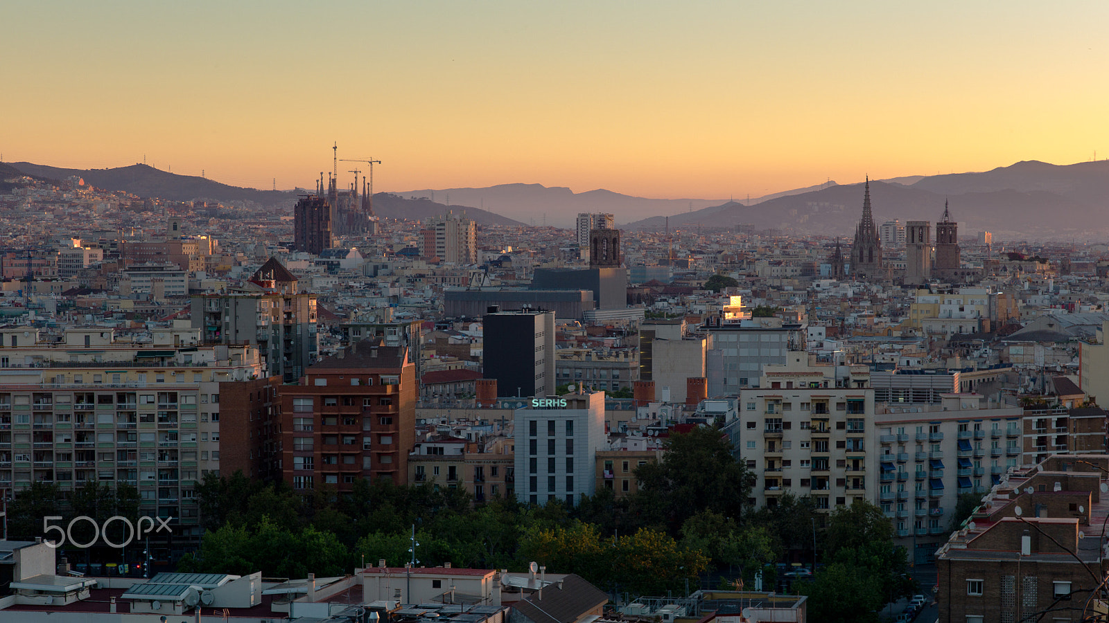 Leica M9 + Leica Summarit-M 75mm F2.5 sample photo. Buenos días barcelona photography