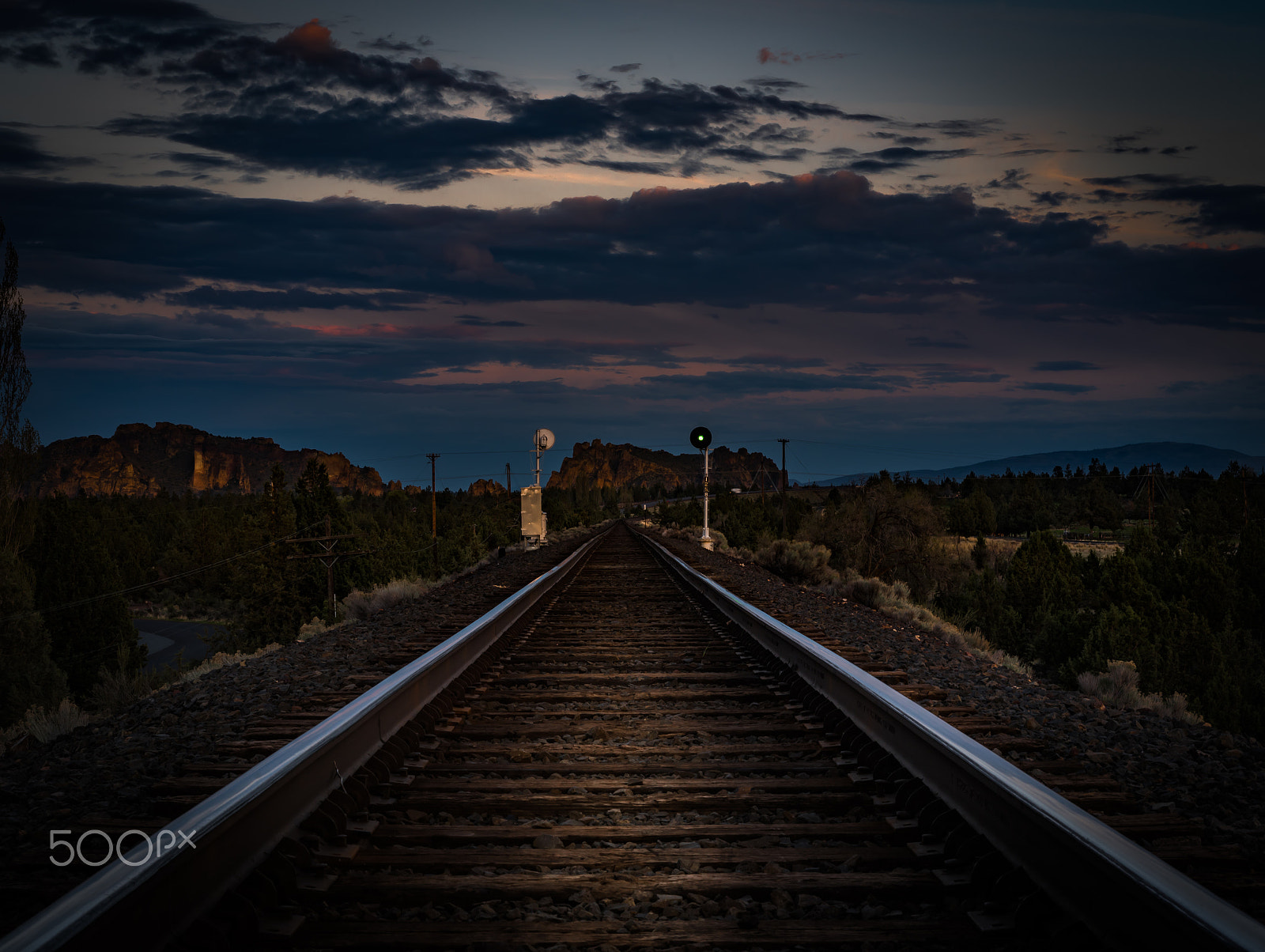 Nikon AF Micro-Nikkor 60mm F2.8D sample photo. Railway view of smith rock photography