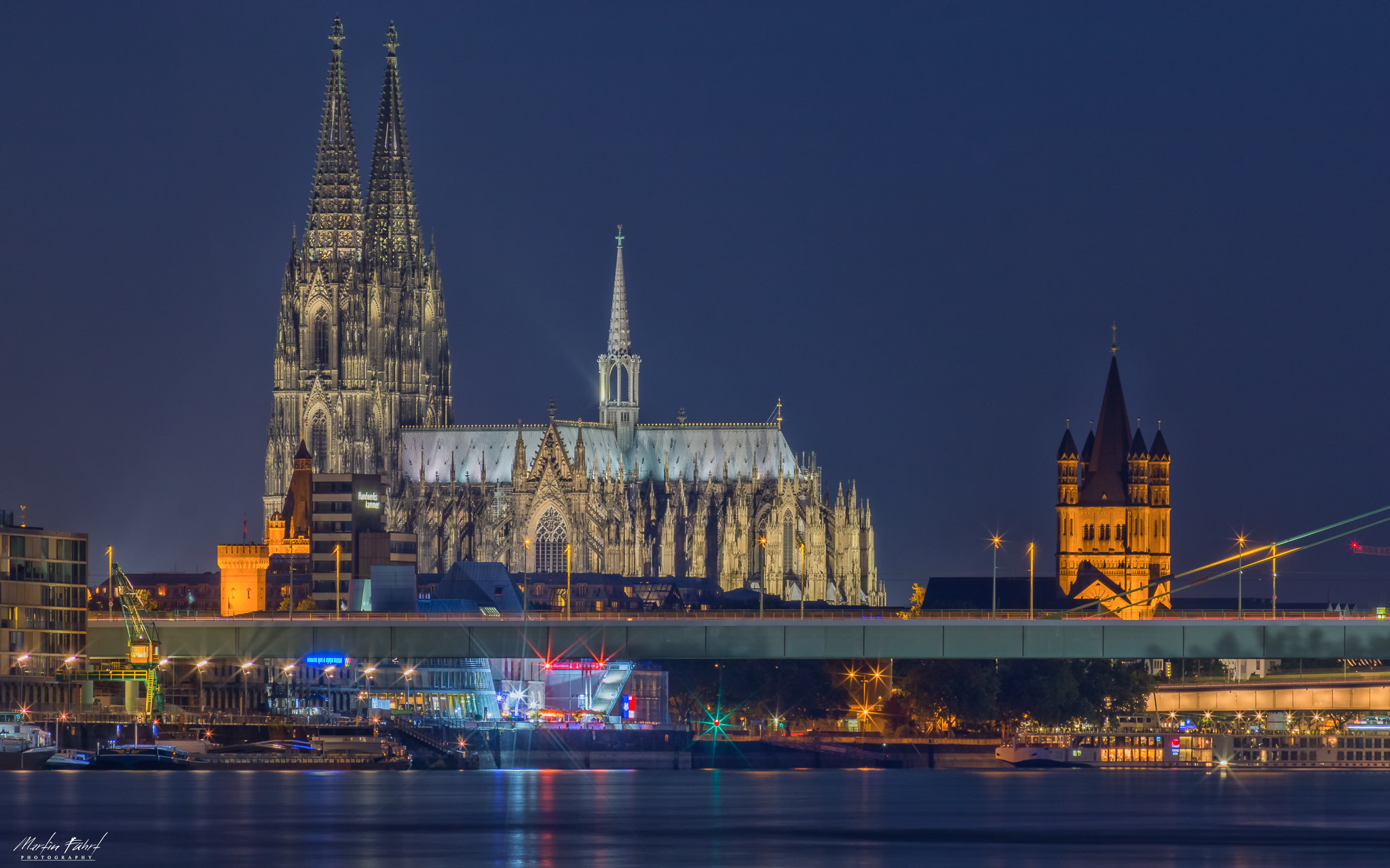 Sigma 55-200mm f/4-5.6 DC sample photo. [blue hour] photography
