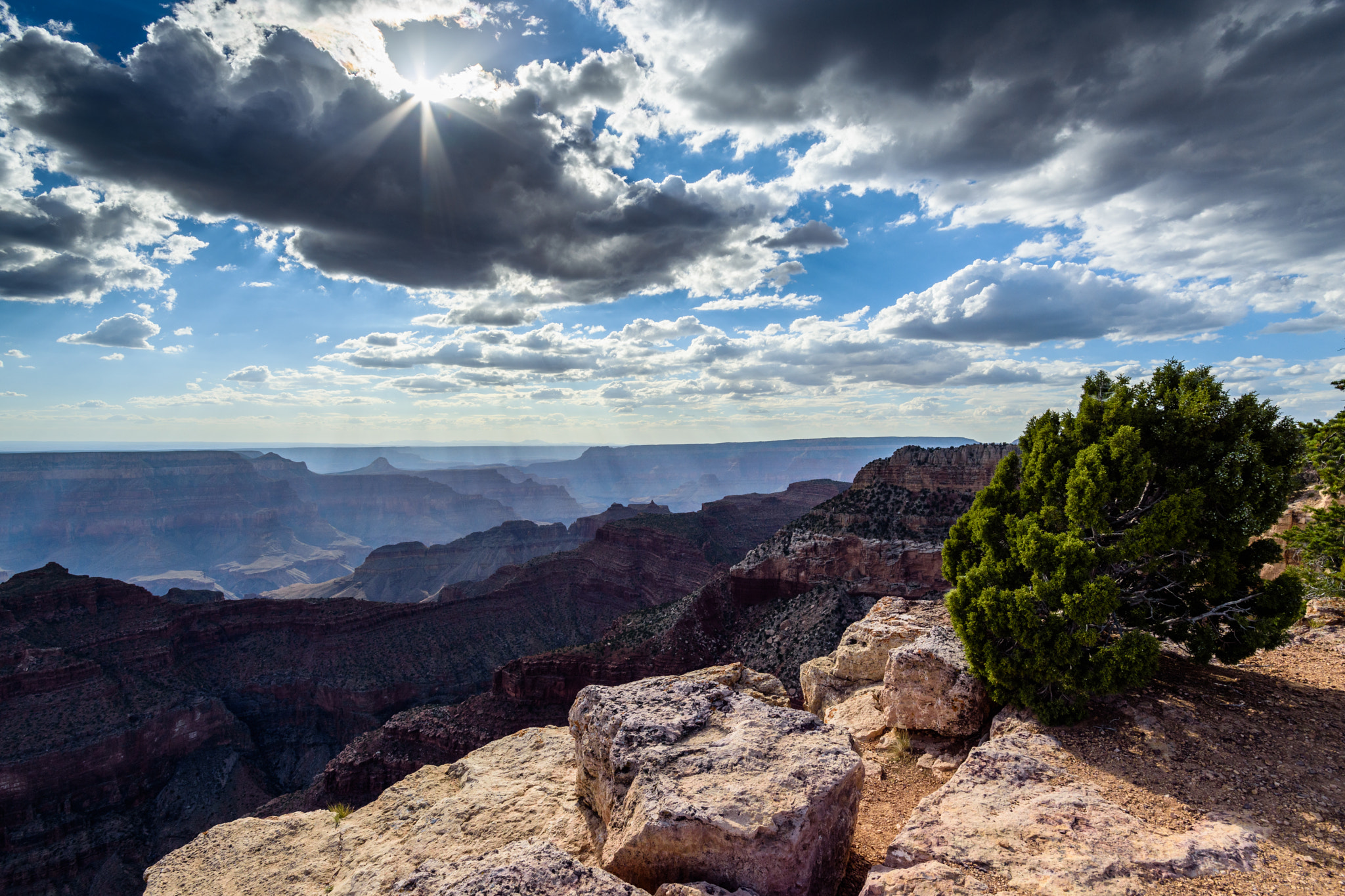 Samyang 14mm F2.8 ED AS IF UMC sample photo. Sunbeams in the canyon, grand canyon, arizona photography