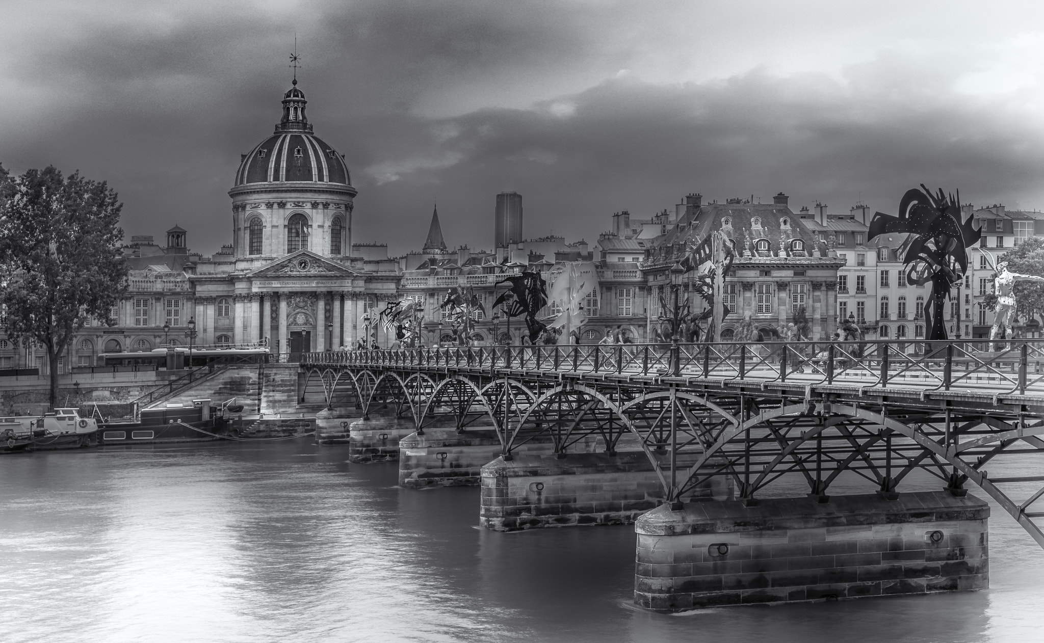 Sony a7R II + Sigma 35mm F1.4 DG HSM Art sample photo. Pont de arts & institut de francais photography