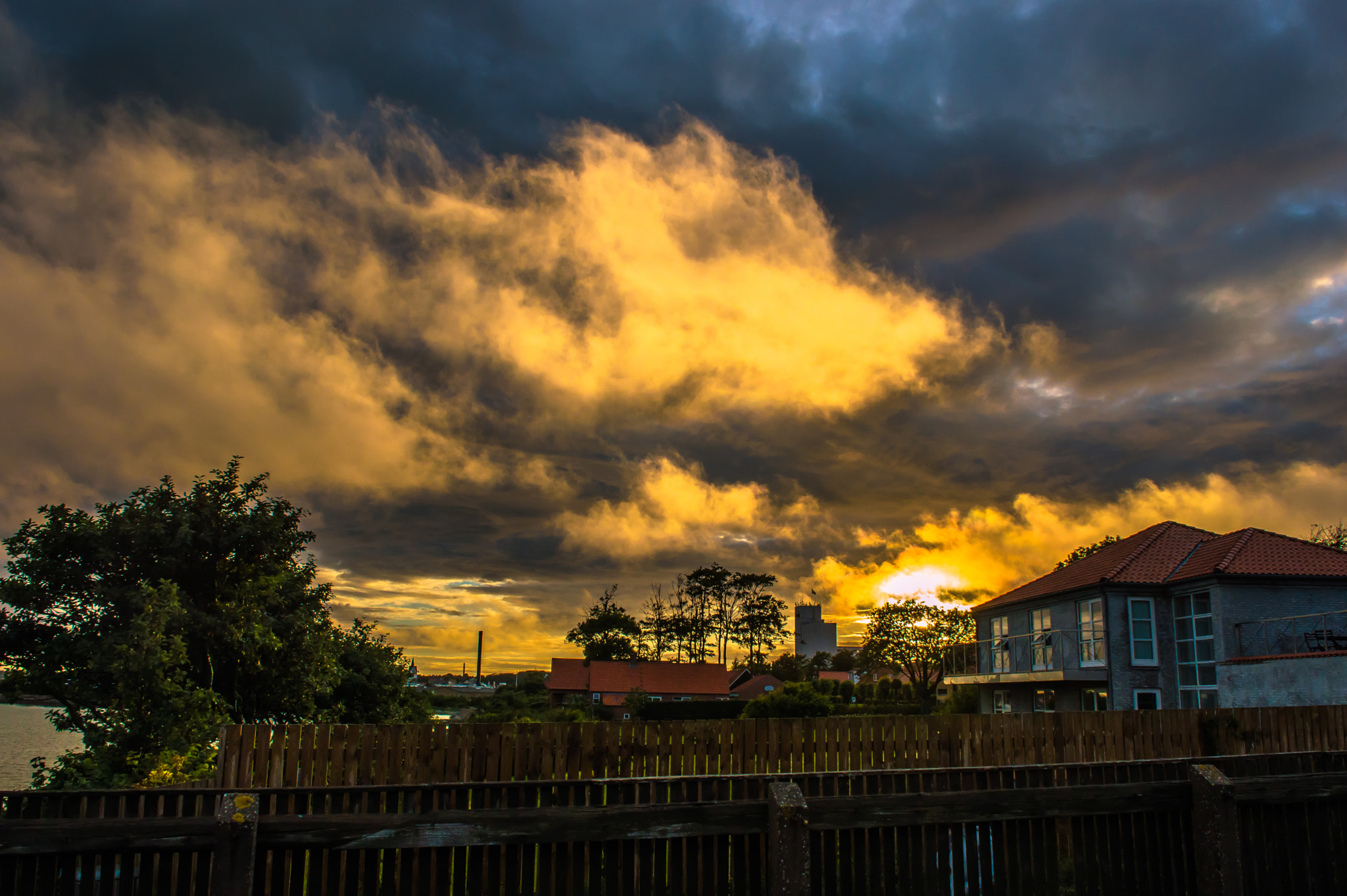 Sigma 18-50mm F2.8-4.5 DC OS HSM sample photo. Sky on fire photography