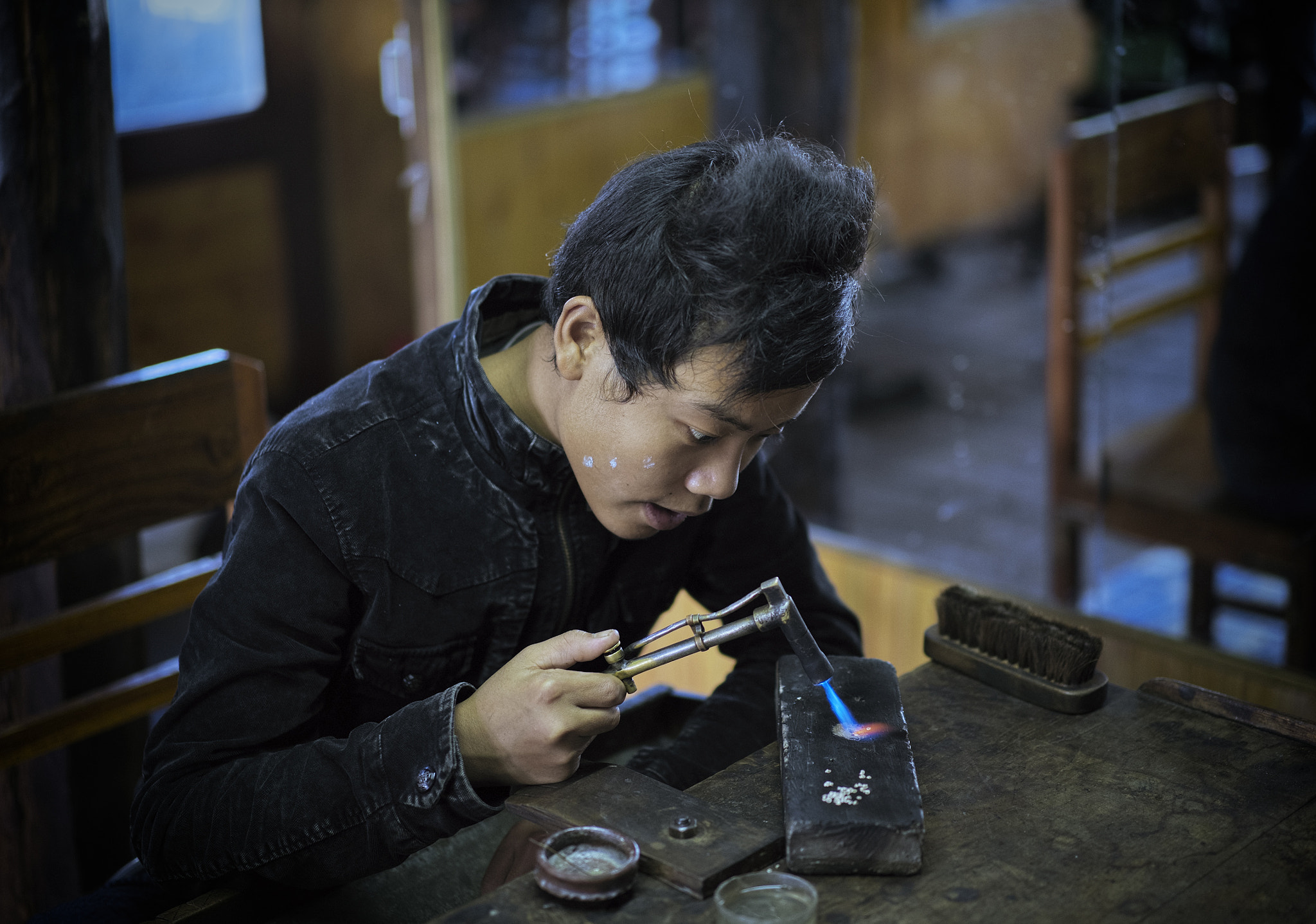 Sony a7S + Sony Sonnar T* FE 55mm F1.8 ZA sample photo. Jeweler from myanmar photography