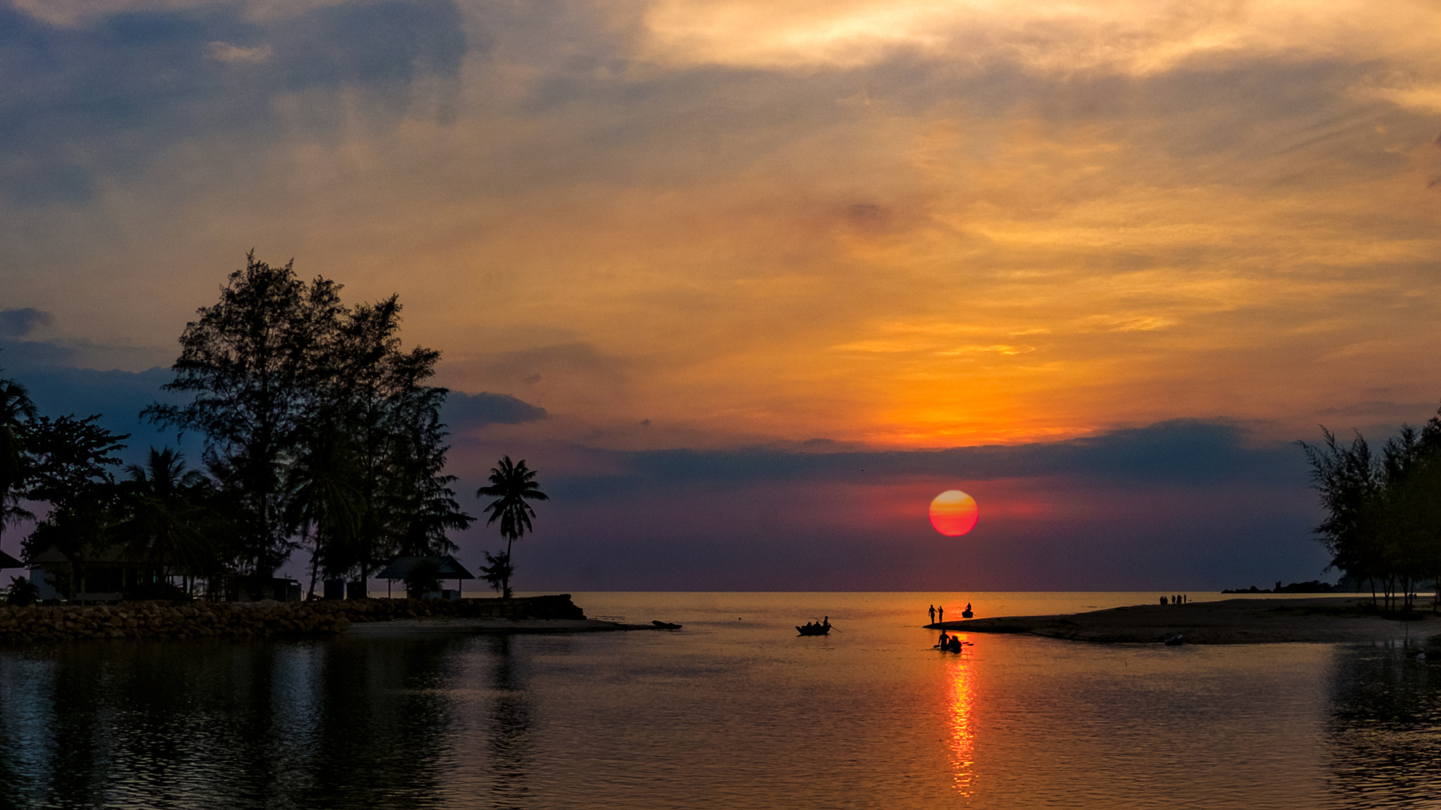 Fujifilm X-T10 + Fujifilm XF 14mm F2.8 R sample photo. Klong prao sunset photography