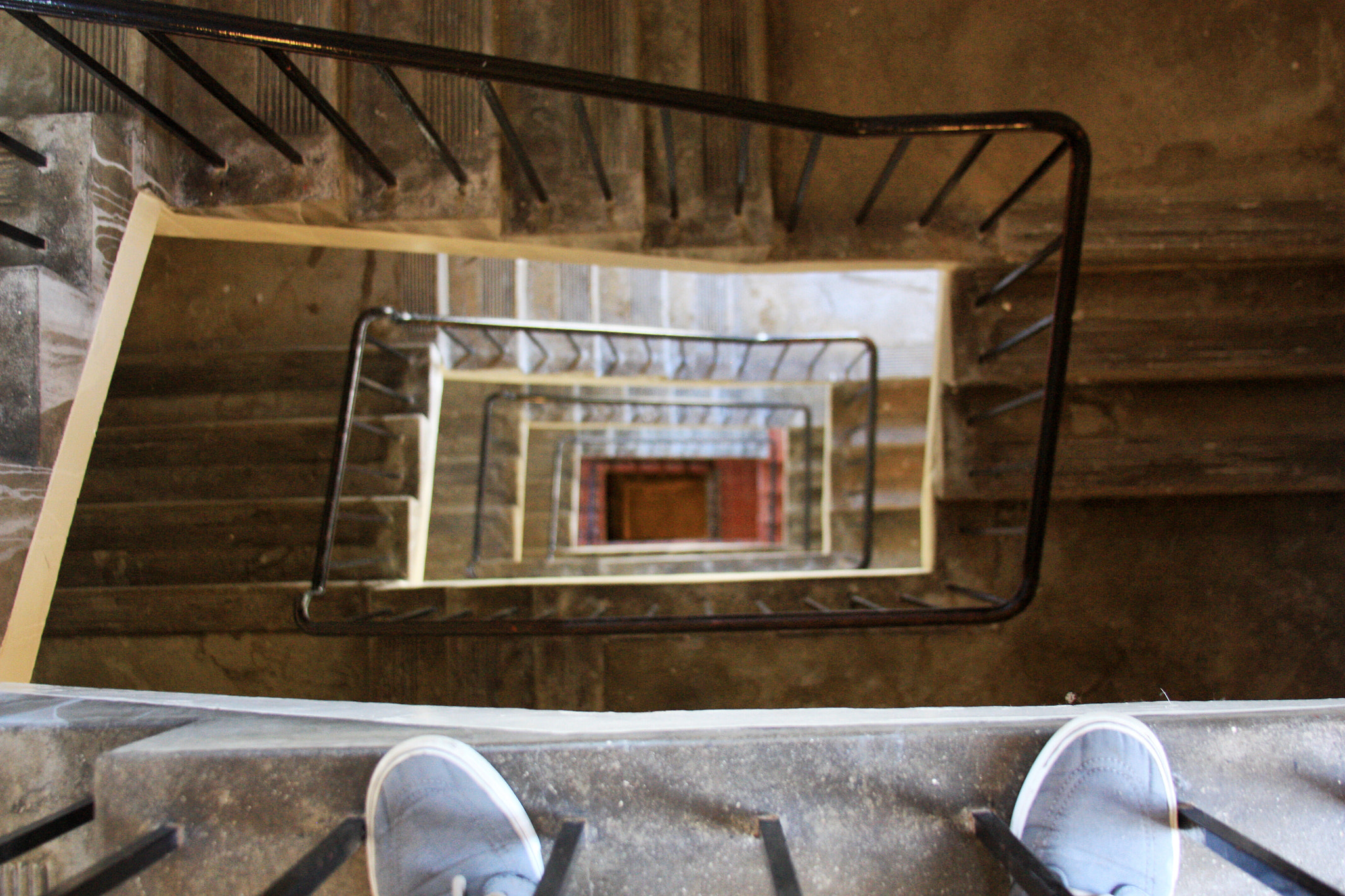 Canon EF 28-135mm F3.5-5.6 IS USM sample photo. Down the stairwell photography