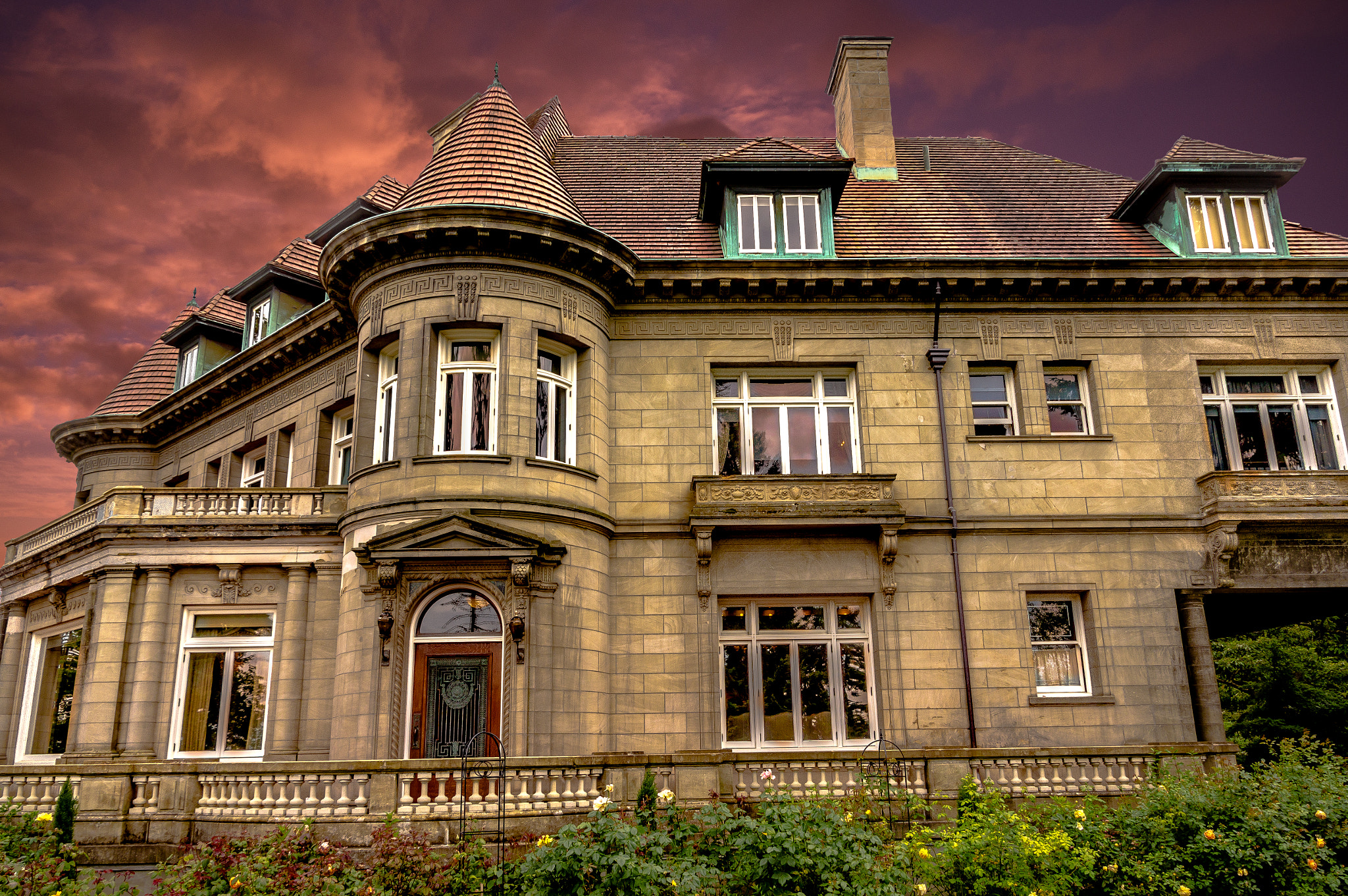 Sony SLT-A55 (SLT-A55V) sample photo. Pittock mansion photography