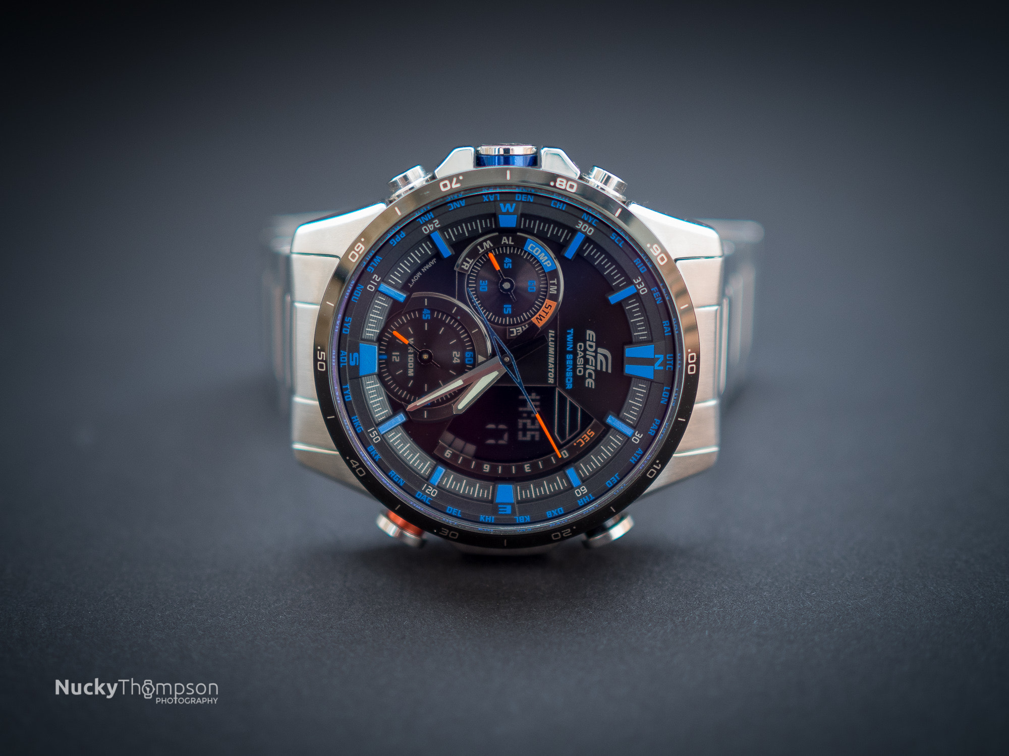 Olympus OM-D E-M10 II + Olympus M.Zuiko Digital 25mm F1.8 sample photo. Casio edifice sport chronograph watch photography