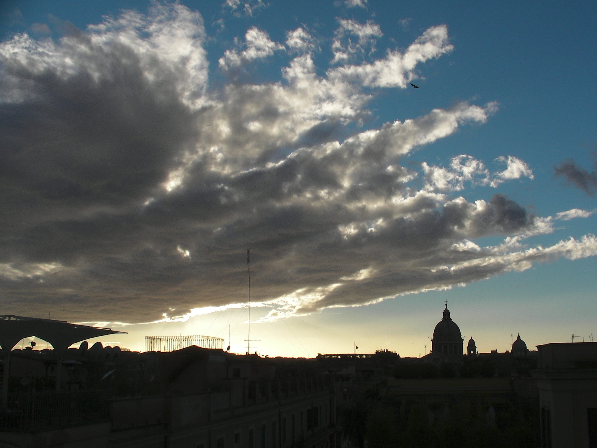 Samsung HMX20 sample photo. Lost in the "san pietro's" sky photography