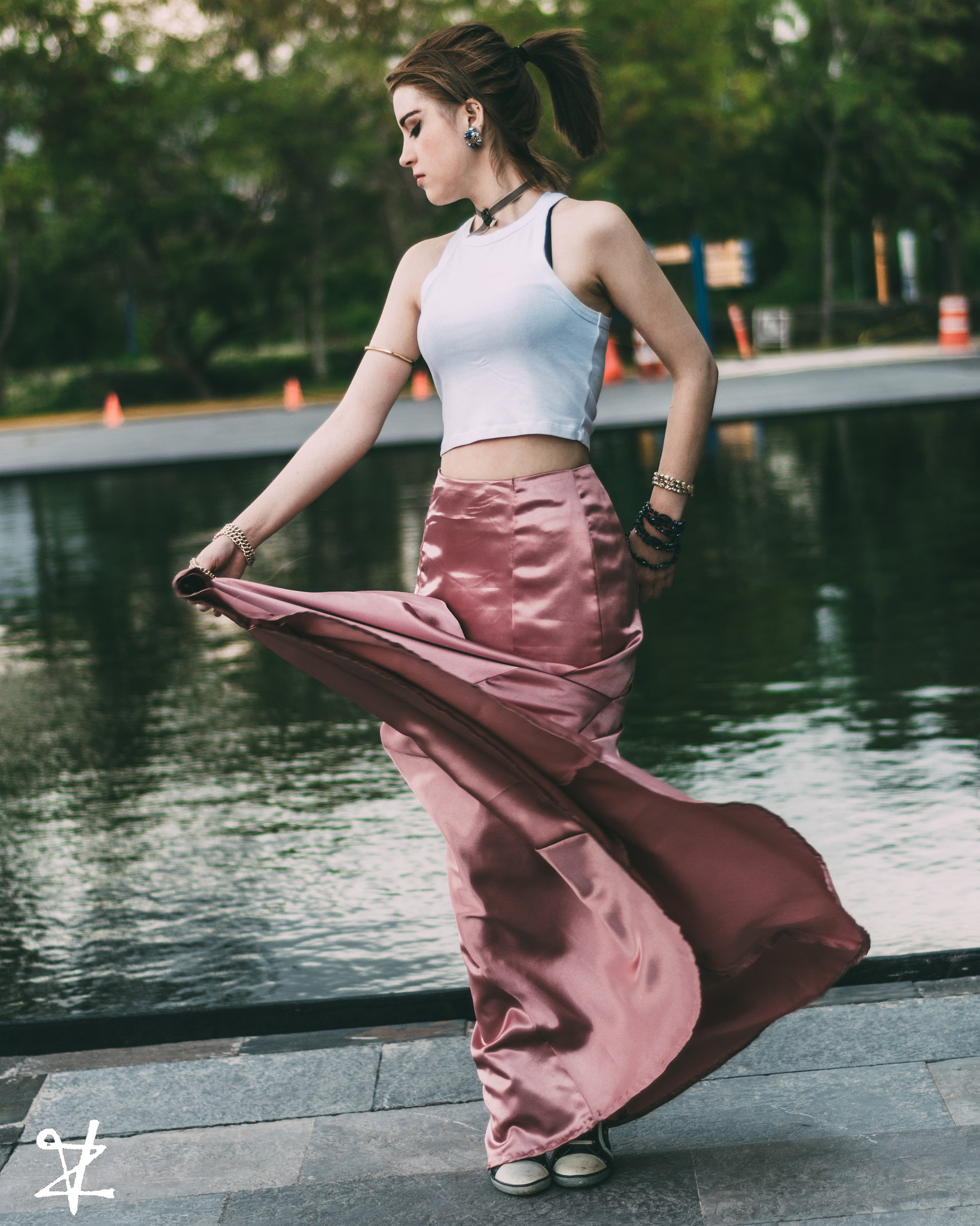Nikon D5500 + Nikon AF Nikkor 50mm F1.8D sample photo. Converse photography