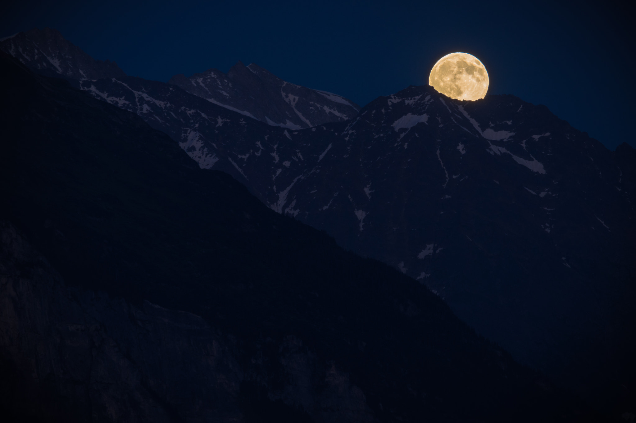 Sony a7R + Sony 70-400mm F4-5.6 G SSM sample photo. Full moon photography