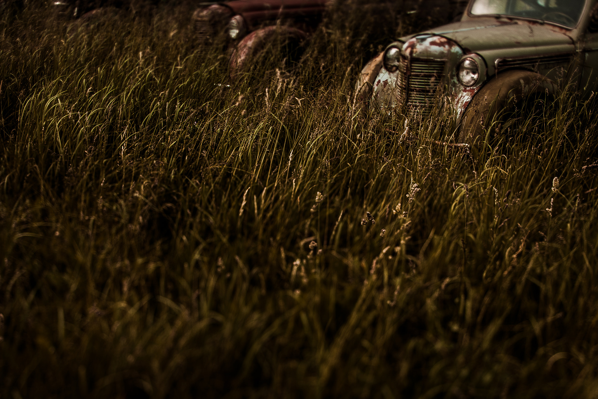 Canon EOS 5D + Canon TS-E 45mm F2.8 Tilt-Shift sample photo. Old russian car photography