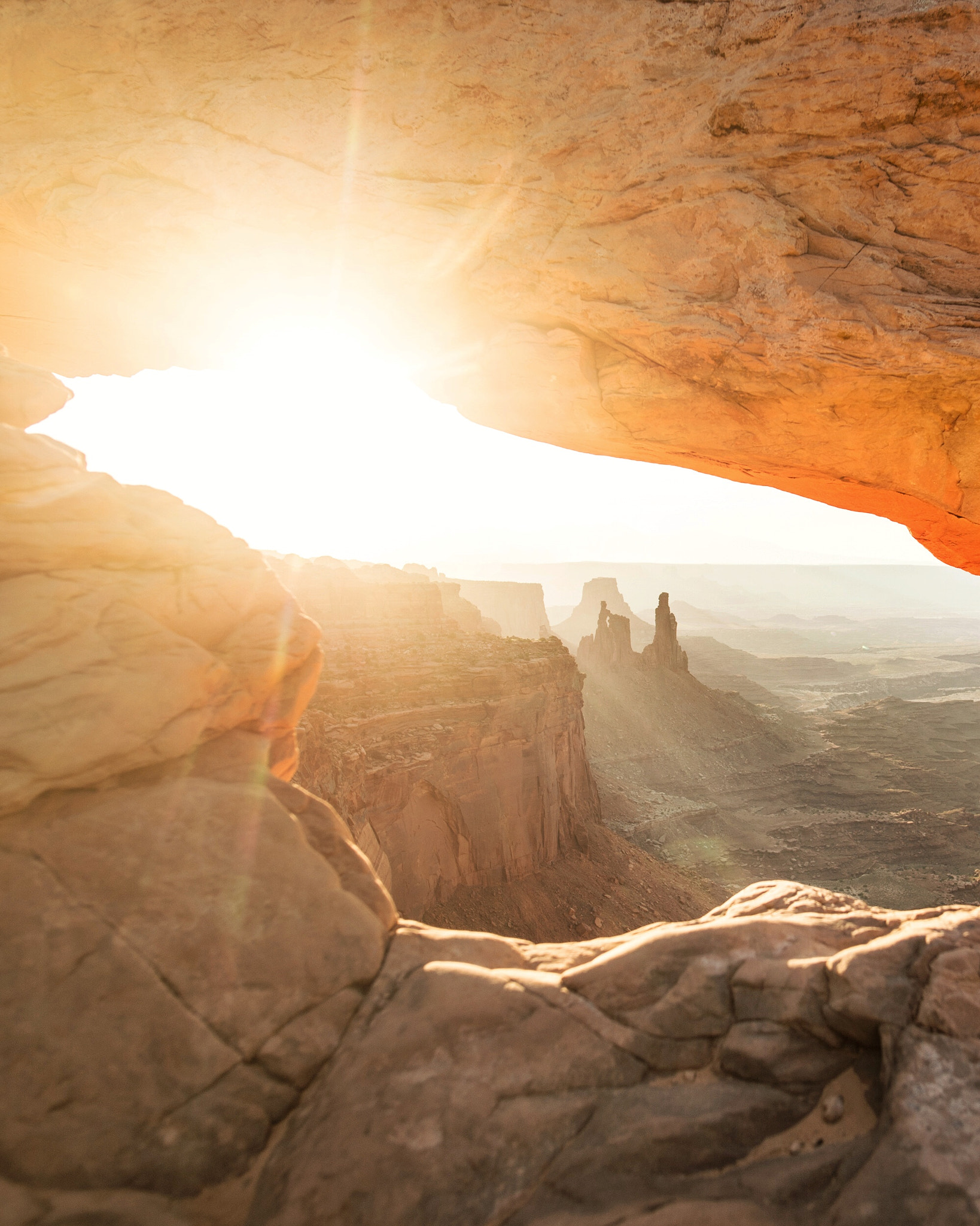 Nikon D4 + Nikon AF-S Nikkor 20mm F1.8G ED sample photo. Sunrise at mesa arch. canyonlands. utah. photography