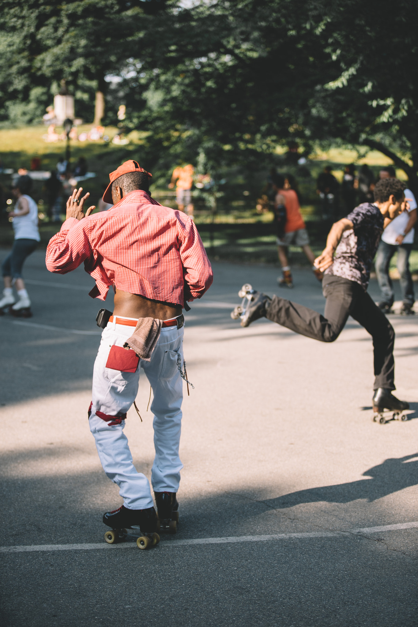 Sony a7 II + Canon EF 70-200mm F2.8L USM sample photo. Roll bounce photography