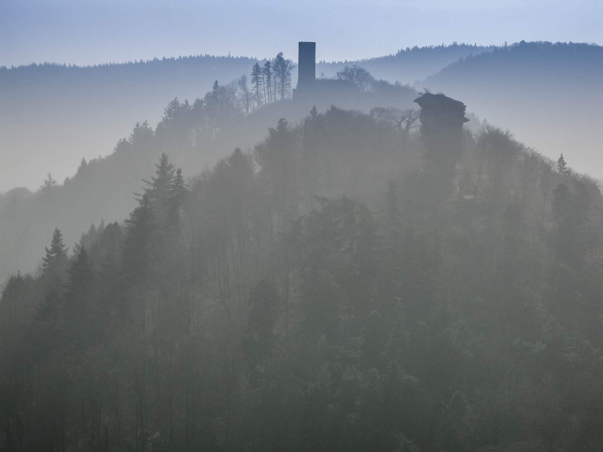 Canon PowerShot SD790 IS (Digital IXUS 90 IS / IXY Digital 95 IS) sample photo. Annweiler am trifels (germany)  - castle trifels photography