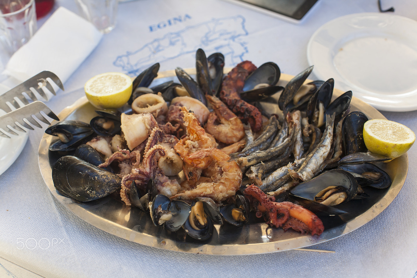 Canon EOS 5D + Canon EF 28-70mm f/3.5-4.5 sample photo. Seafood dish from aegina photography