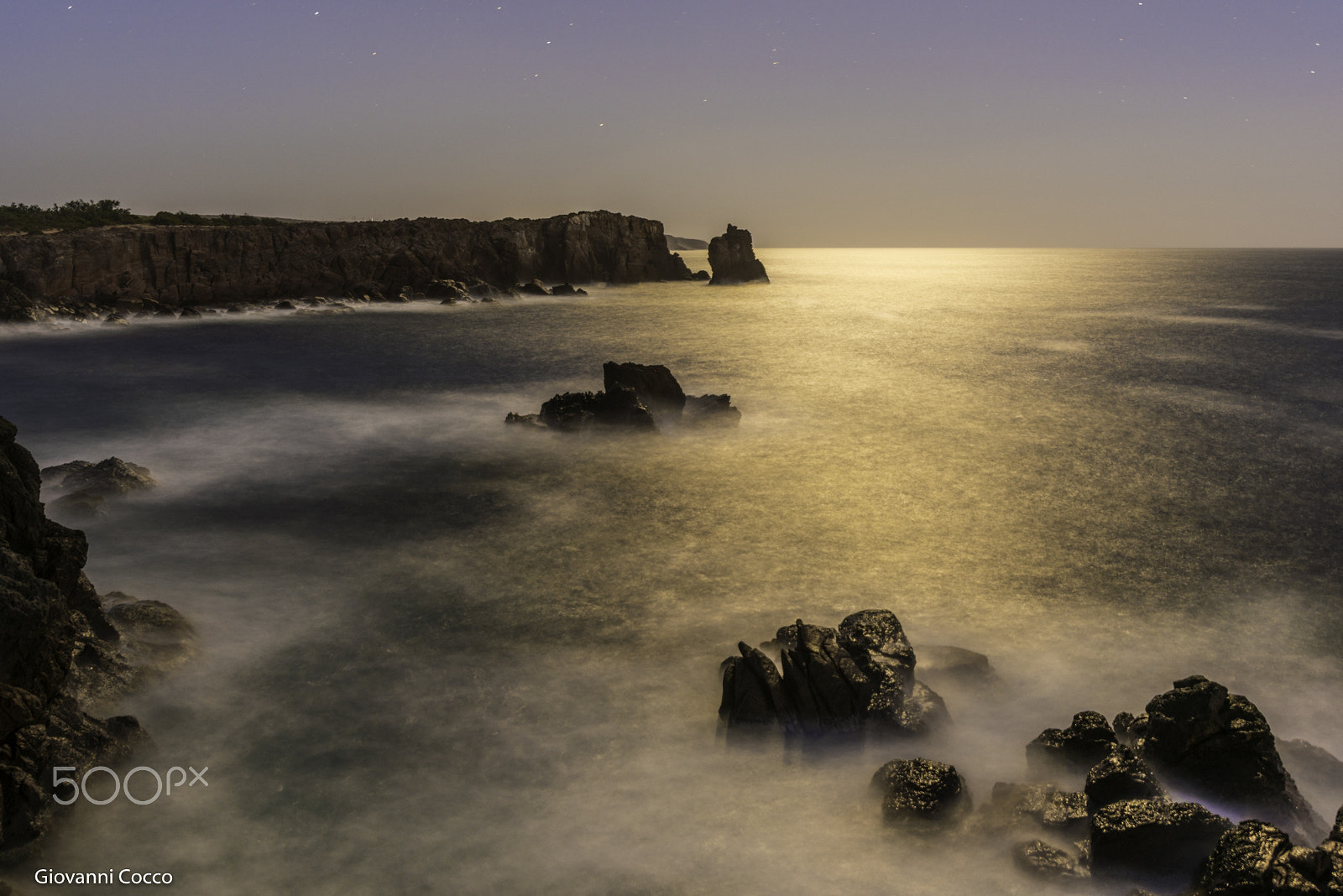 Nikon D810 + Tokina AT-X 17-35mm F4 Pro FX sample photo. Mangiabarche's moonrise 2 photography