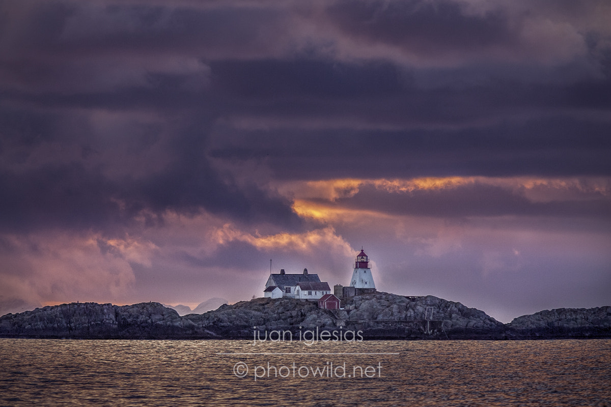 Canon EF 300mm F4L IS USM sample photo. Lighthouse. lofoten islands, norway photography