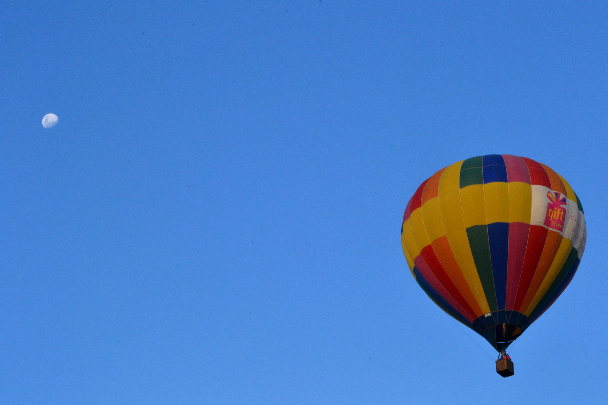 Nikon AF Nikkor 70-300mm F4-5.6G sample photo. Ballon and moon photography