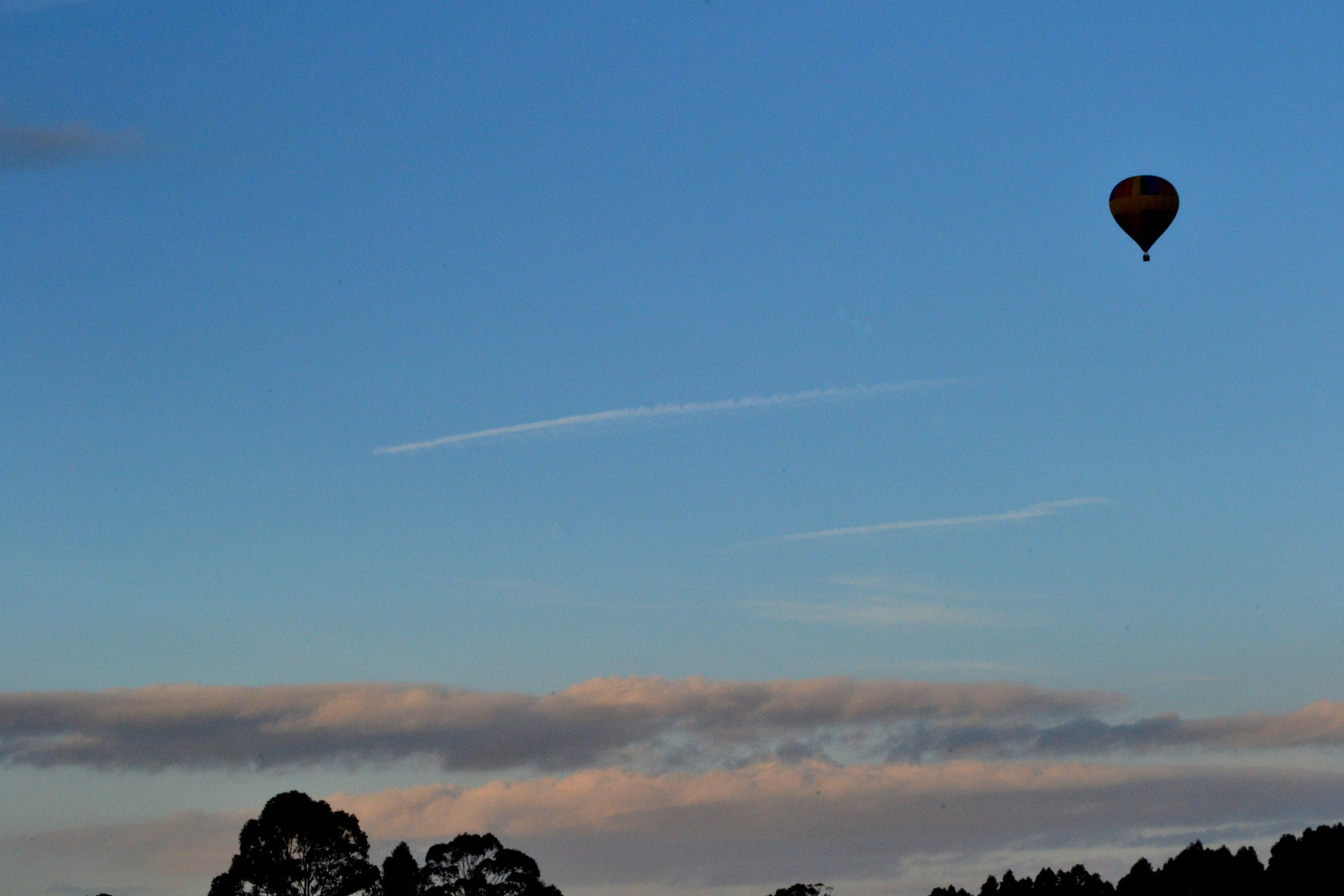 Nikon AF Nikkor 70-300mm F4-5.6G sample photo. Ballon landscape photography