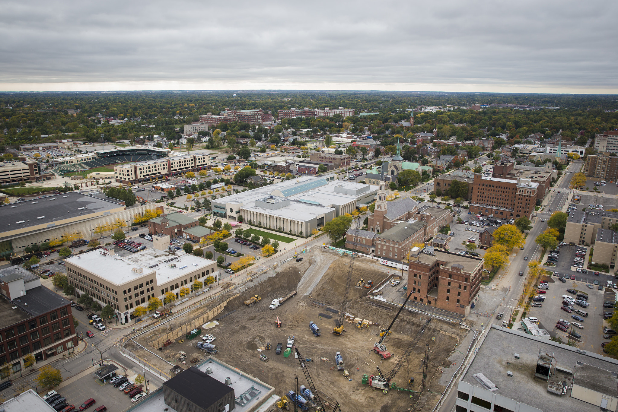 Canon EOS-1D C + Canon EF 24-70mm F2.8L II USM sample photo. Fort wayne skyline photography