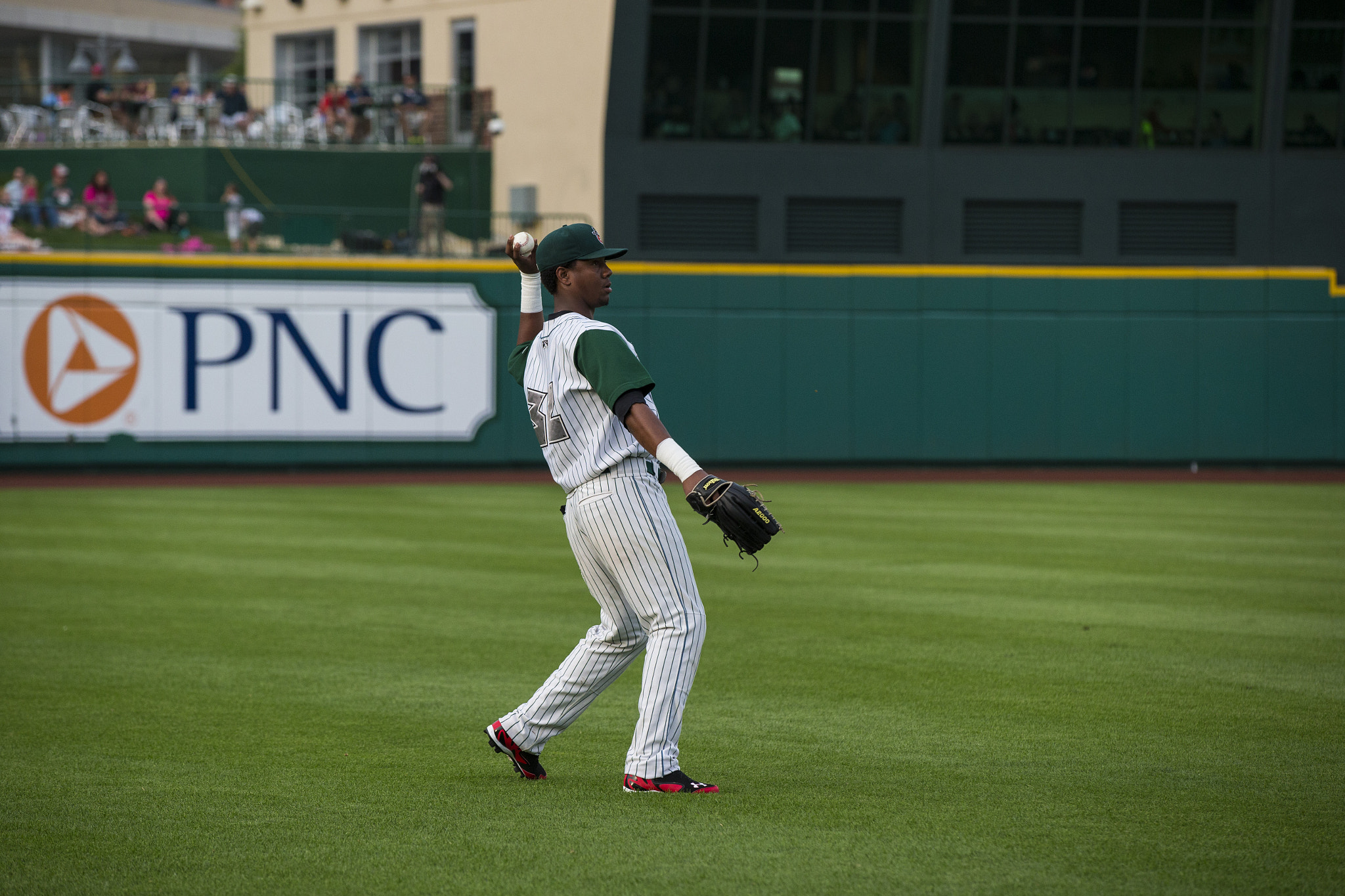 Canon EOS-1D C + Canon EF 70-200mm F2.8L IS II USM sample photo. Tincaps photography