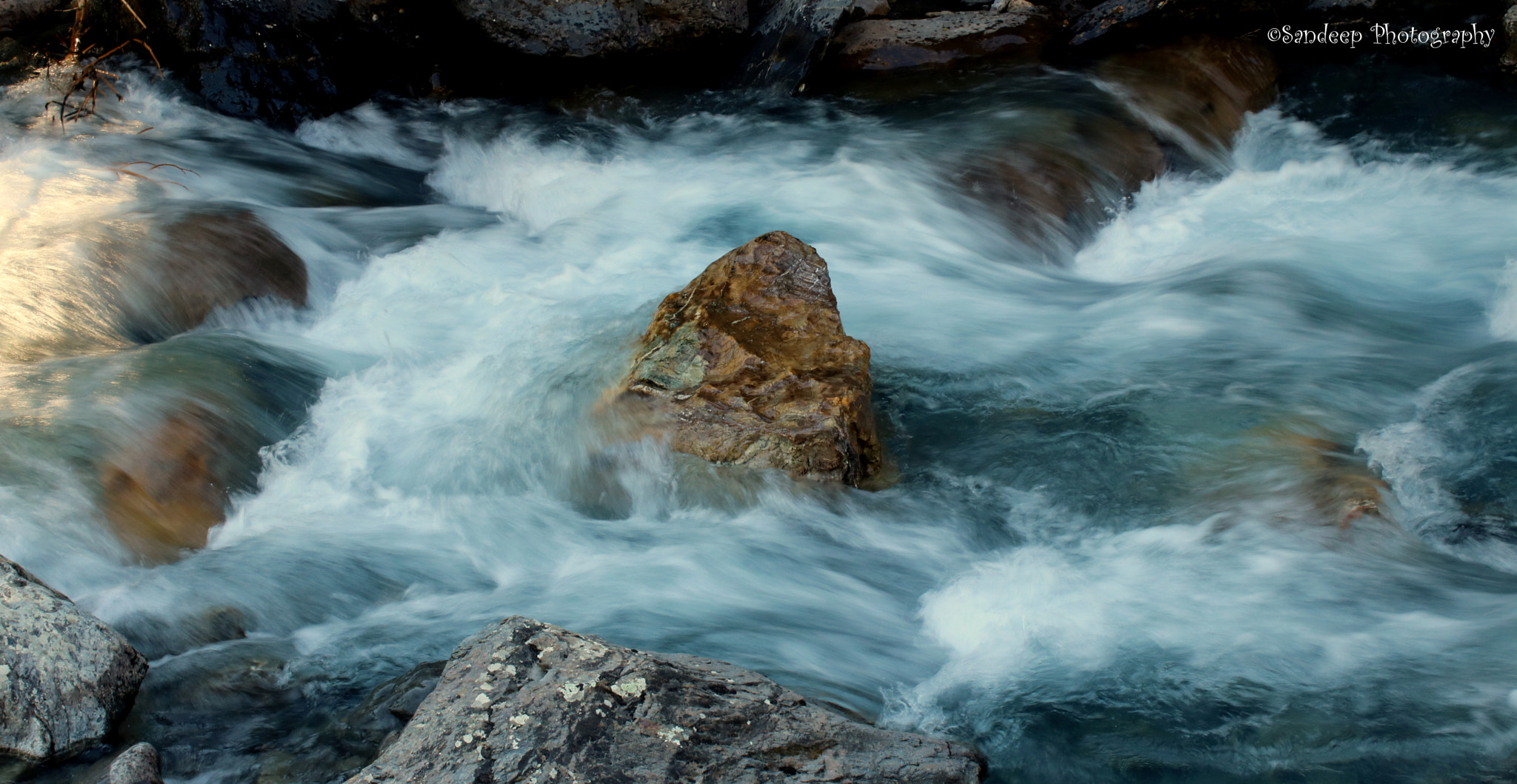 Canon EOS 750D (EOS Rebel T6i / EOS Kiss X8i) sample photo. Flow photography
