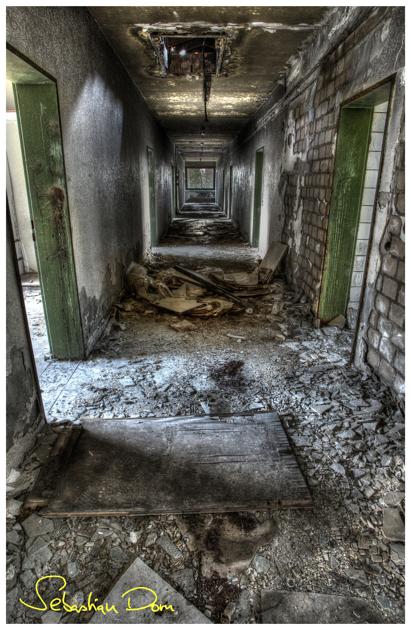 Canon EF 20-35mm F3.5-4.5 USM sample photo. Corridor photography