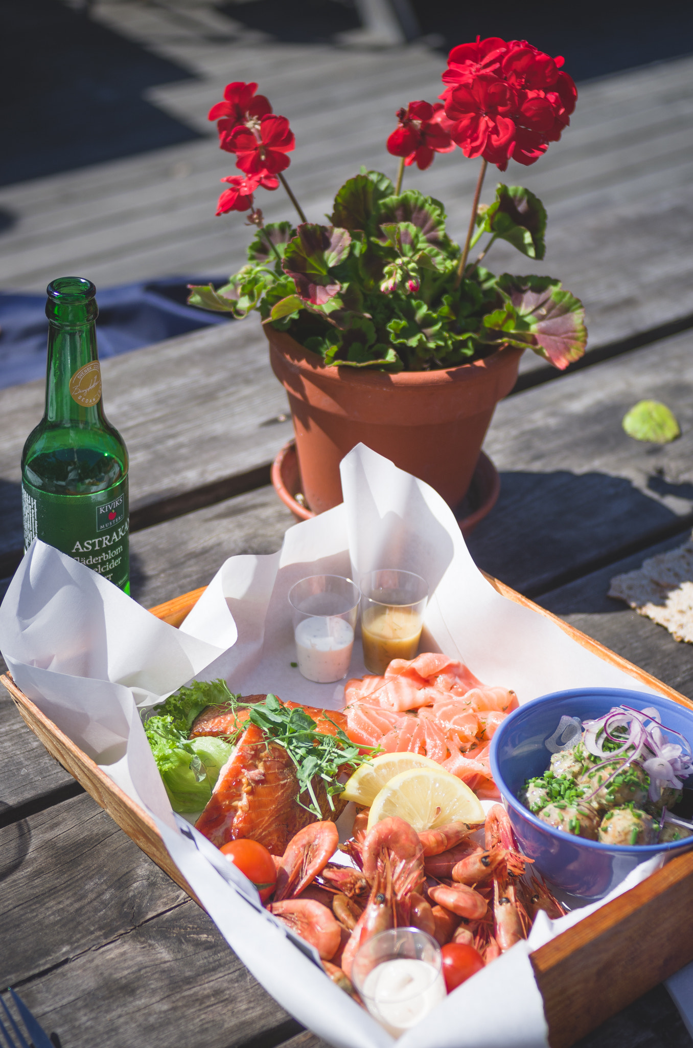Pentax smc DA 40mm F2.8 Limited sample photo. Salmon box photography