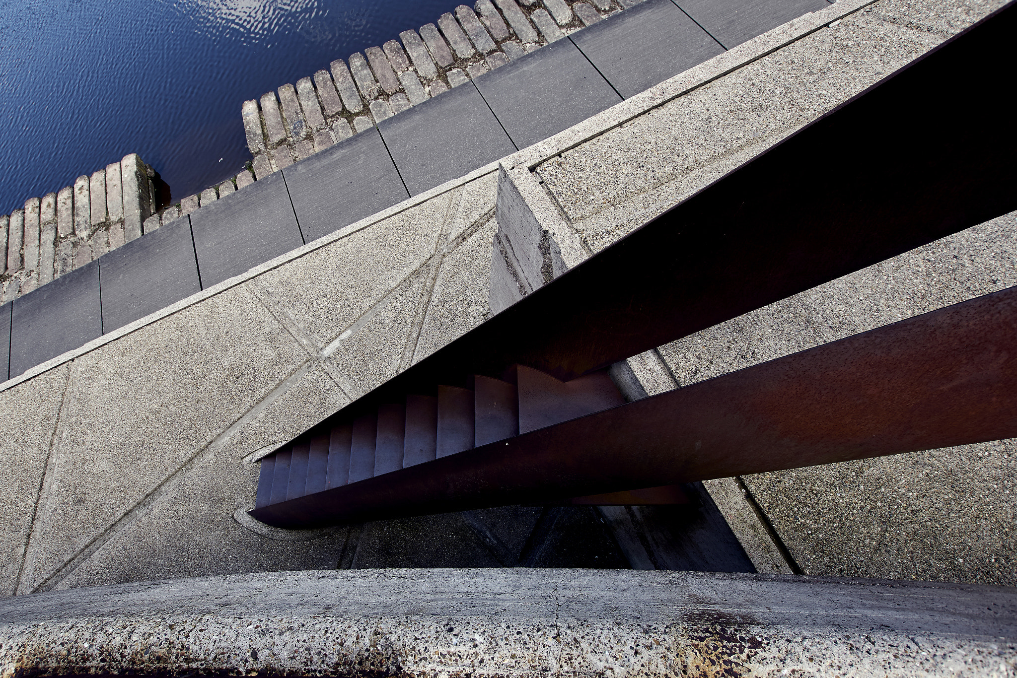 Sony ILCA-77M2 + 10-20mm F3.5 sample photo. Lines photography