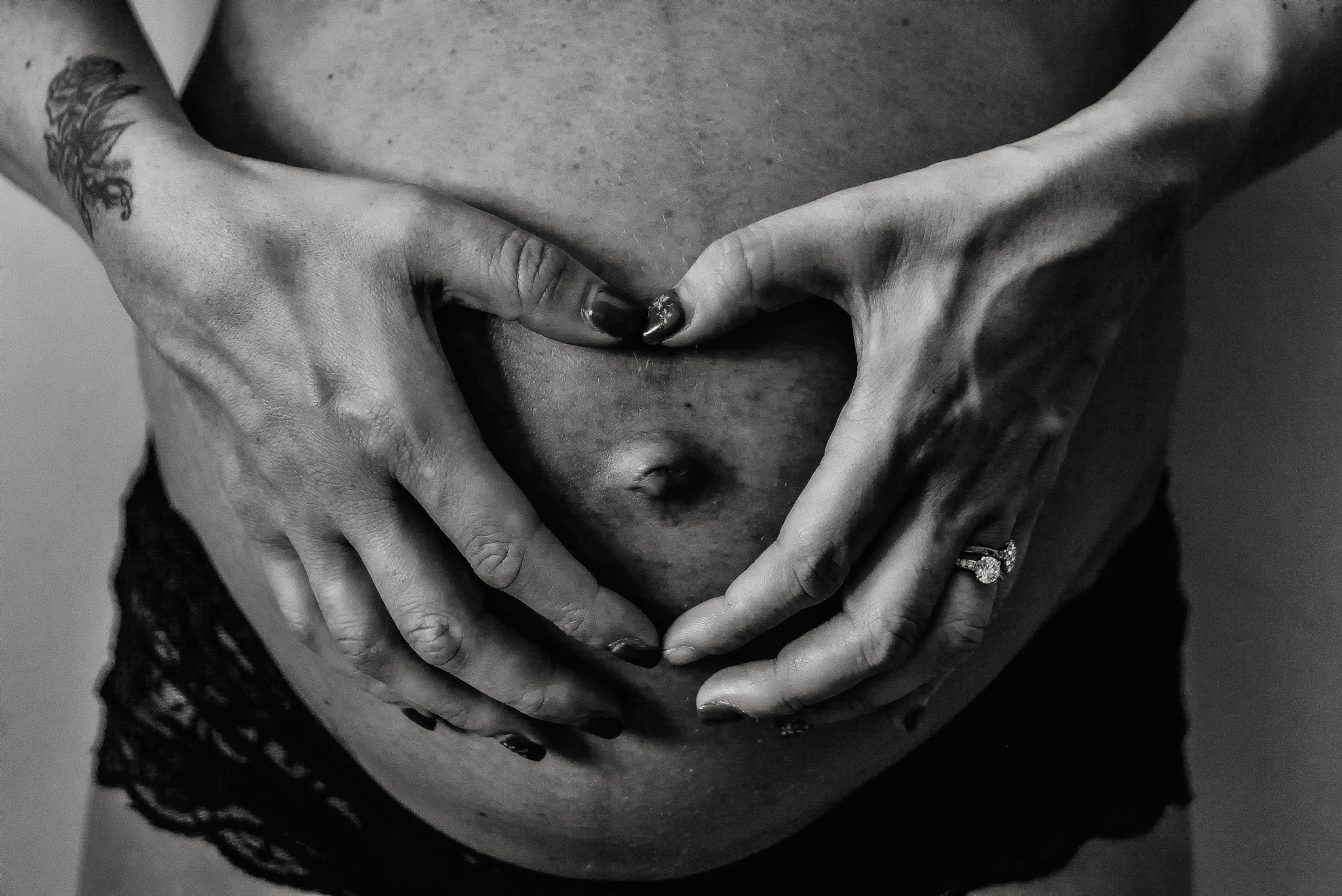 Nikon D600 + AF Zoom-Nikkor 24-120mm f/3.5-5.6D IF sample photo. Maternity photography