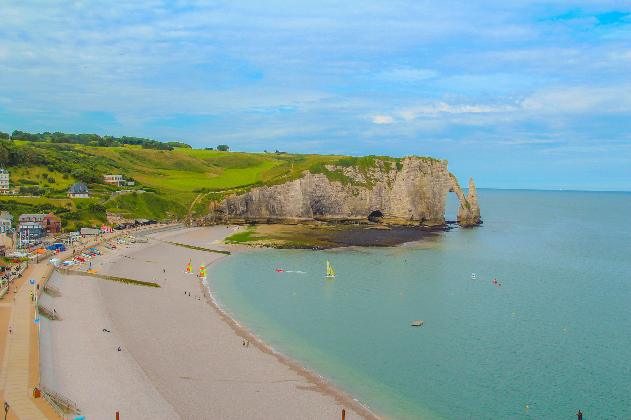 Canon EOS 600D (Rebel EOS T3i / EOS Kiss X5) + Canon EF-S 18-200mm F3.5-5.6 IS sample photo. Etretat cliffs, inspiration for monet paintings photography